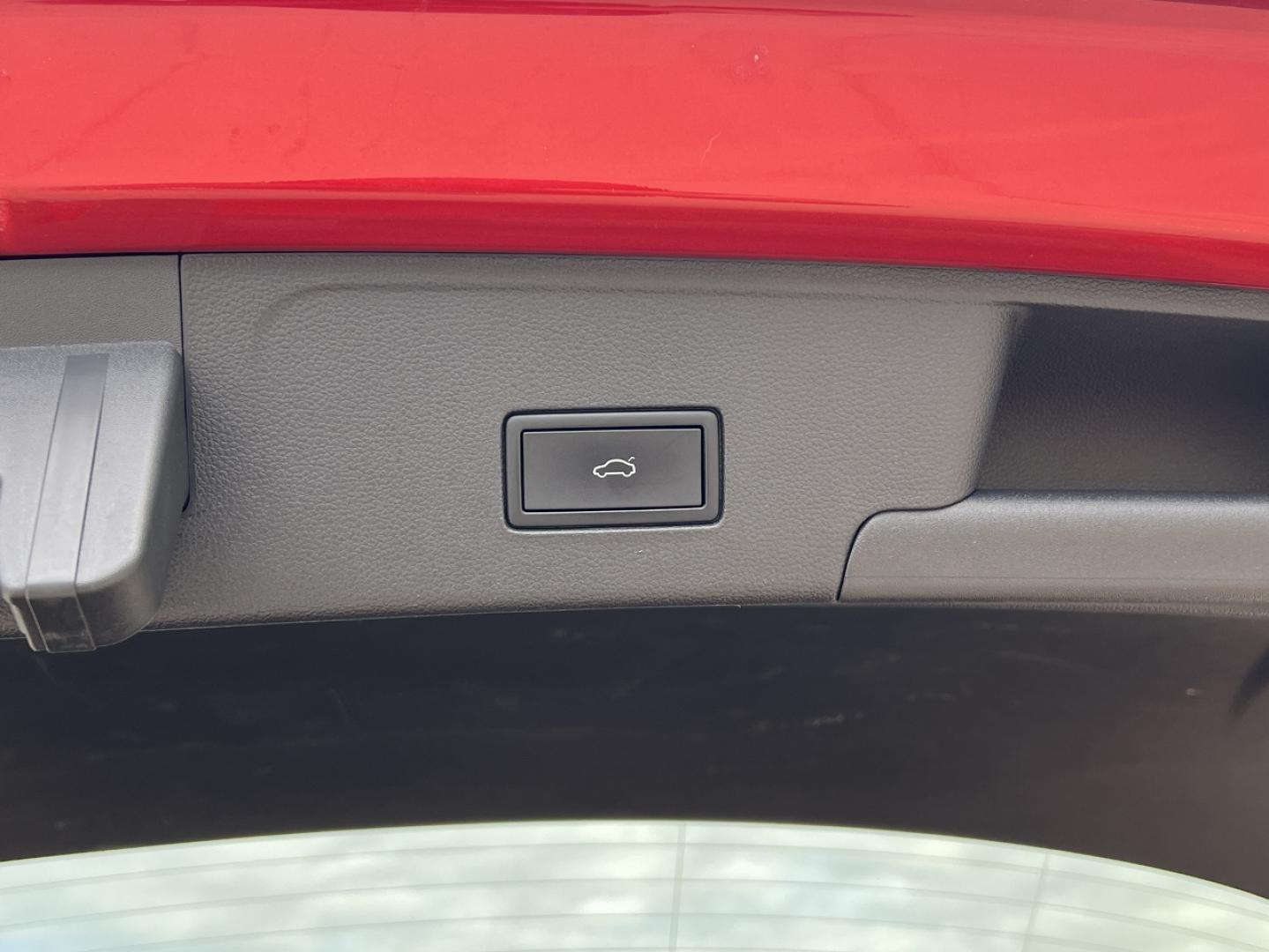 2021 RED /BLACK Volkswagen Atlas Cross Sport V6 SE w/Technology (1V2WE2CA0MC) with an 3.6L V6 engine, Automatic transmission, located at 2990 Old Orchard Rd., Jackson, MO, 63755, 37.354214, -89.612106 - 2021 Volkswagen Atlass Cross Sport SE 1-Owner 45xxx miles Front Wheel Drive 3.6L V6 Automatic Leather Backup Camera Power Driver Seat Heated Seats Bluetooth Cruise Power Windows/Locks/Mirrors We have financing available and we accept trades! Fill out a credit application on our website - Photo#21