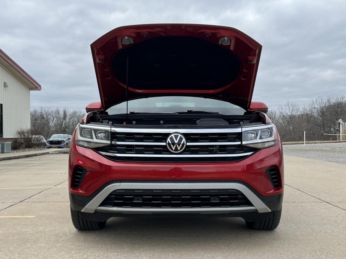 2021 RED /BLACK Volkswagen Atlas Cross Sport V6 SE w/Technology (1V2WE2CA0MC) with an 3.6L V6 engine, Automatic transmission, located at 2990 Old Orchard Rd., Jackson, MO, 63755, 37.354214, -89.612106 - 2021 Volkswagen Atlass Cross Sport SE 1-Owner 45xxx miles Front Wheel Drive 3.6L V6 Automatic Leather Backup Camera Power Driver Seat Heated Seats Bluetooth Cruise Power Windows/Locks/Mirrors We have financing available and we accept trades! Fill out a credit application on our website - Photo#34