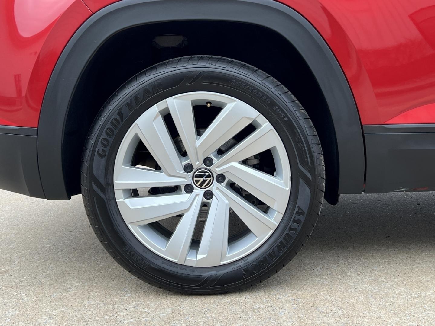 2021 RED /BLACK Volkswagen Atlas Cross Sport V6 SE w/Technology (1V2WE2CA0MC) with an 3.6L V6 engine, Automatic transmission, located at 2990 Old Orchard Rd., Jackson, MO, 63755, 37.354214, -89.612106 - 2021 Volkswagen Atlass Cross Sport SE 1-Owner 45xxx miles Front Wheel Drive 3.6L V6 Automatic Leather Backup Camera Power Driver Seat Heated Seats Bluetooth Cruise Power Windows/Locks/Mirrors We have financing available and we accept trades! Fill out a credit application on our website - Photo#39