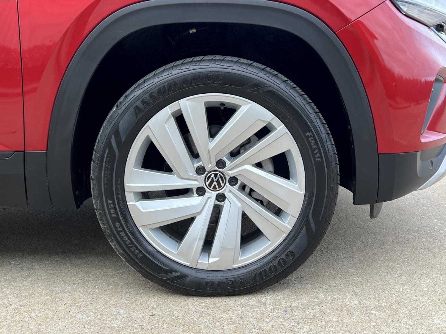 2021 RED /BLACK Volkswagen Atlas Cross Sport V6 SE w/Technology (1V2WE2CA0MC) with an 3.6L V6 engine, Automatic transmission, located at 2990 Old Orchard Rd., Jackson, MO, 63755, 37.354214, -89.612106 - 2021 Volkswagen Atlass Cross Sport SE 1-Owner 45xxx miles Front Wheel Drive 3.6L V6 Automatic Leather Backup Camera Power Driver Seat Heated Seats Bluetooth Cruise Power Windows/Locks/Mirrors We have financing available and we accept trades! Fill out a credit application on our website - Photo#40