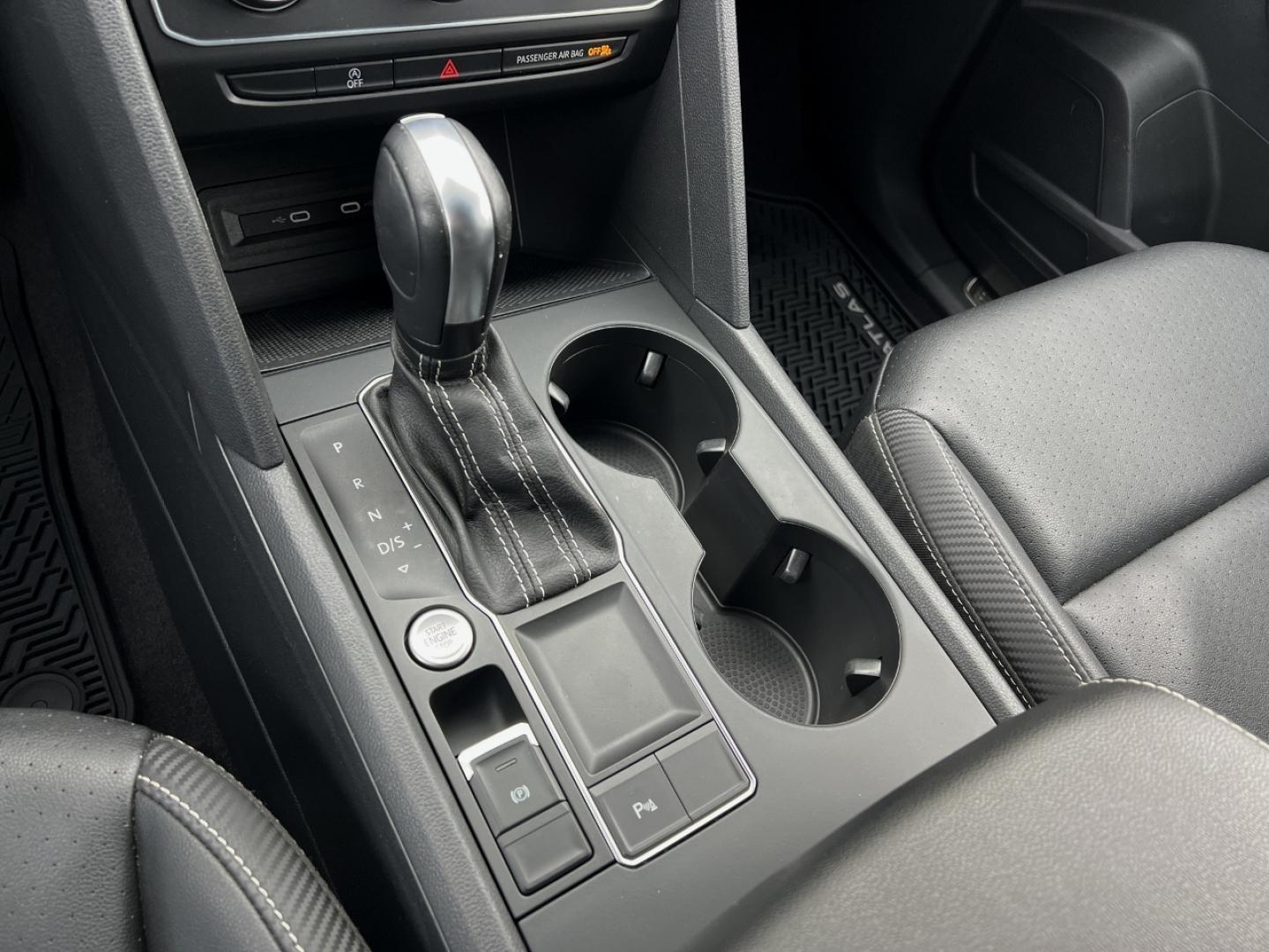 2021 RED /BLACK Volkswagen Atlas Cross Sport V6 SE w/Technology (1V2WE2CA0MC) with an 3.6L V6 engine, Automatic transmission, located at 2990 Old Orchard Rd., Jackson, MO, 63755, 37.354214, -89.612106 - 2021 Volkswagen Atlass Cross Sport SE 1-Owner 45xxx miles Front Wheel Drive 3.6L V6 Automatic Leather Backup Camera Power Driver Seat Heated Seats Bluetooth Cruise Power Windows/Locks/Mirrors We have financing available and we accept trades! Fill out a credit application on our website - Photo#24