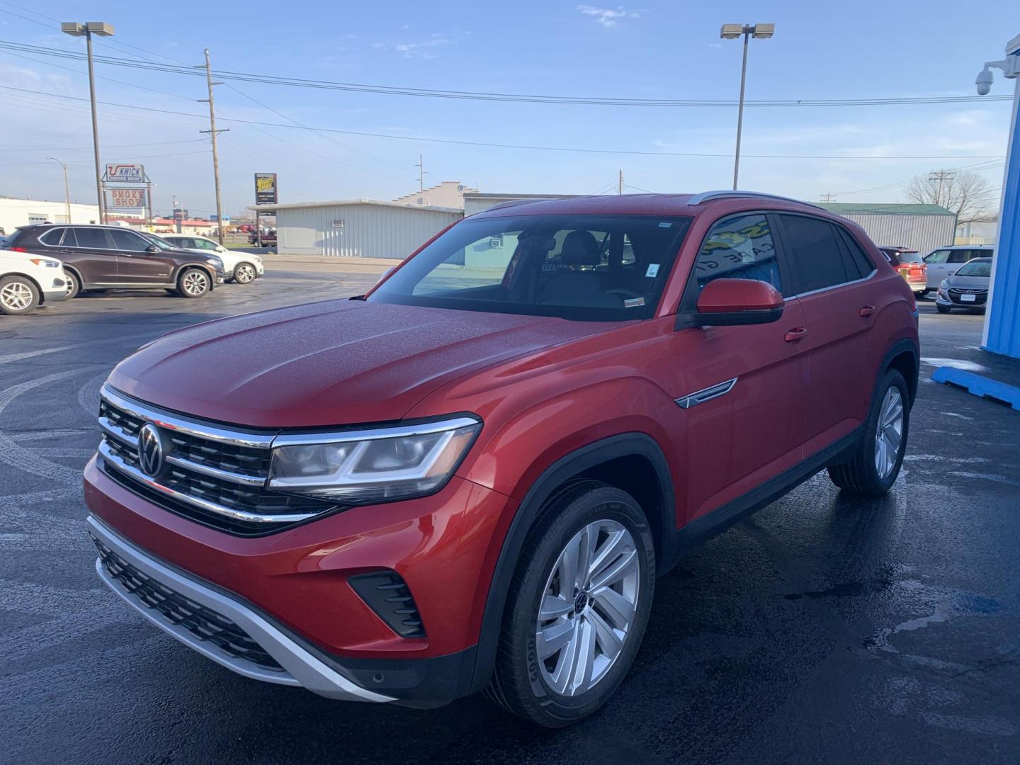 2021 RED /BLACK Volkswagen Atlas Cross Sport V6 SE w/Technology (1V2WE2CA0MC) with an 3.6L V6 engine, Automatic transmission, located at 506 S. Kingshighway, Cape Girardeau, MO, 63703, (573) 235-5000, 37.294991, -89.553635 - 2021 Volkswagen Atlass Cross Sport SE 1-Owner 45xxx miles Front Wheel Drive 3.6L V6 Automatic Leather Backup Camera Power Driver Seat Heated Seats Bluetooth Cruise Power Windows/Locks/Mirrors We have financing available and we accept trades! Fill out a credit application on our websit - Photo#2
