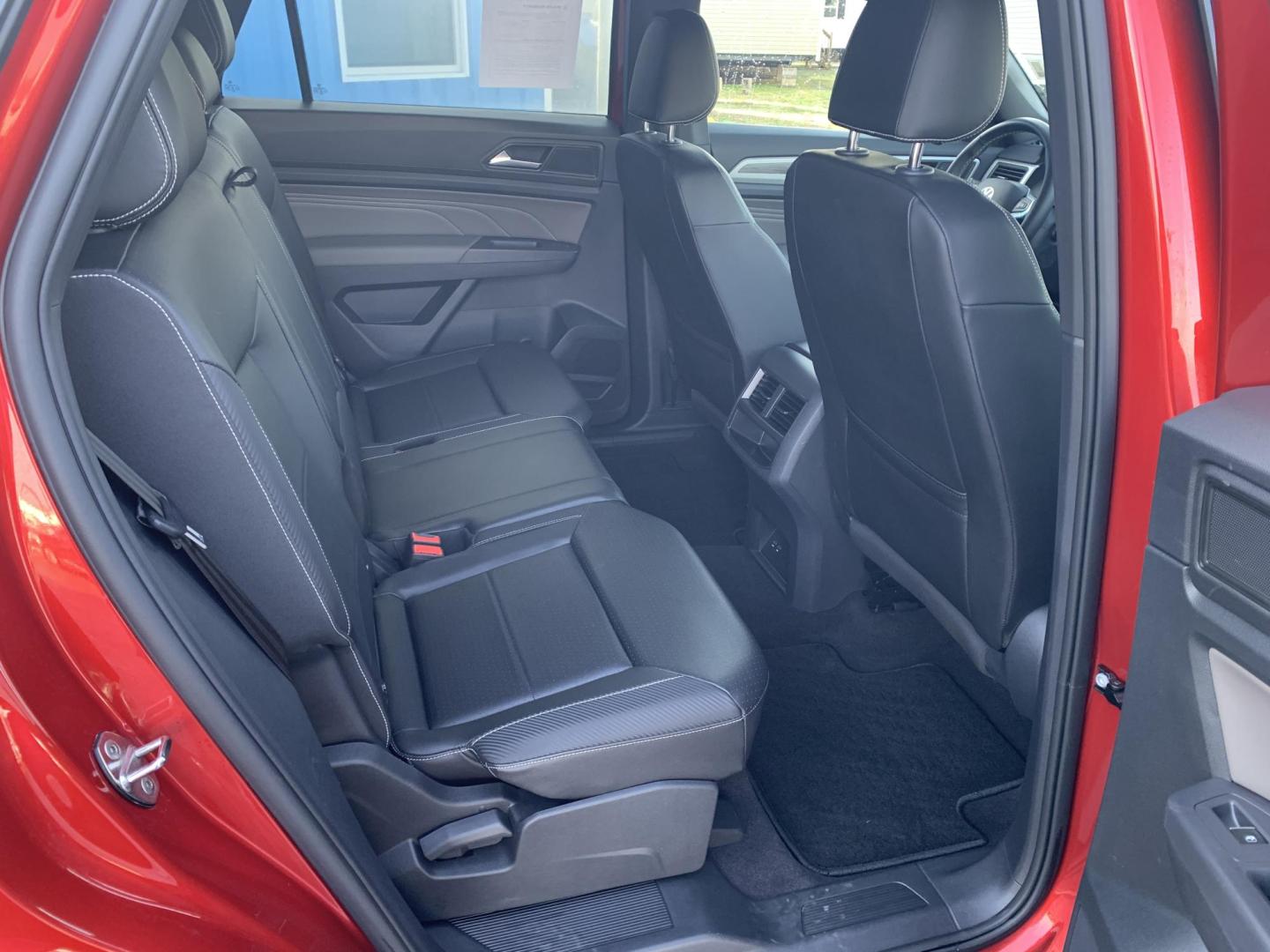 2021 RED /BLACK Volkswagen Atlas Cross Sport V6 SE w/Technology (1V2WE2CA0MC) with an 3.6L V6 engine, Automatic transmission, located at 506 S. Kingshighway, Cape Girardeau, MO, 63703, (573) 235-5000, 37.294991, -89.553635 - 2021 Volkswagen Atlass Cross Sport SE 1-Owner 45xxx miles Front Wheel Drive 3.6L V6 Automatic Leather Backup Camera Power Driver Seat Heated Seats Bluetooth Cruise Power Windows/Locks/Mirrors We have financing available and we accept trades! Fill out a credit application on our websit - Photo#13