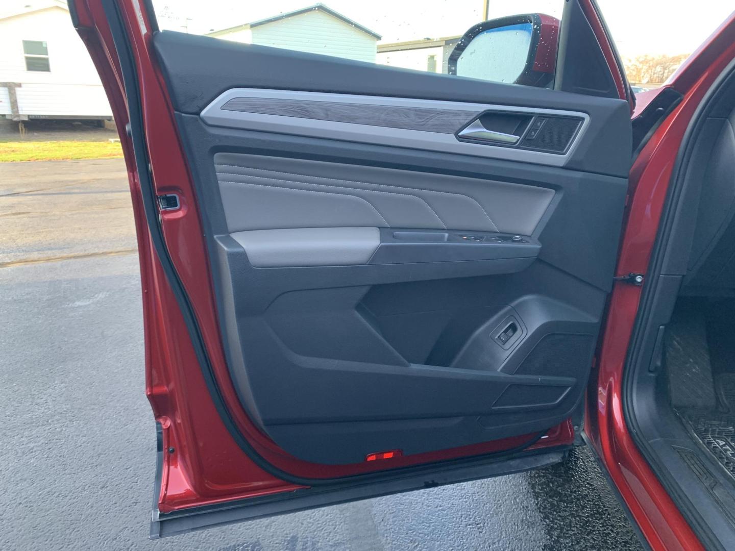 2021 RED /BLACK Volkswagen Atlas Cross Sport V6 SE w/Technology (1V2WE2CA0MC) with an 3.6L V6 engine, Automatic transmission, located at 506 S. Kingshighway, Cape Girardeau, MO, 63703, (573) 235-5000, 37.294991, -89.553635 - 2021 Volkswagen Atlass Cross Sport SE 1-Owner 45xxx miles Front Wheel Drive 3.6L V6 Automatic Leather Backup Camera Power Driver Seat Heated Seats Bluetooth Cruise Power Windows/Locks/Mirrors We have financing available and we accept trades! Fill out a credit application on our websit - Photo#16