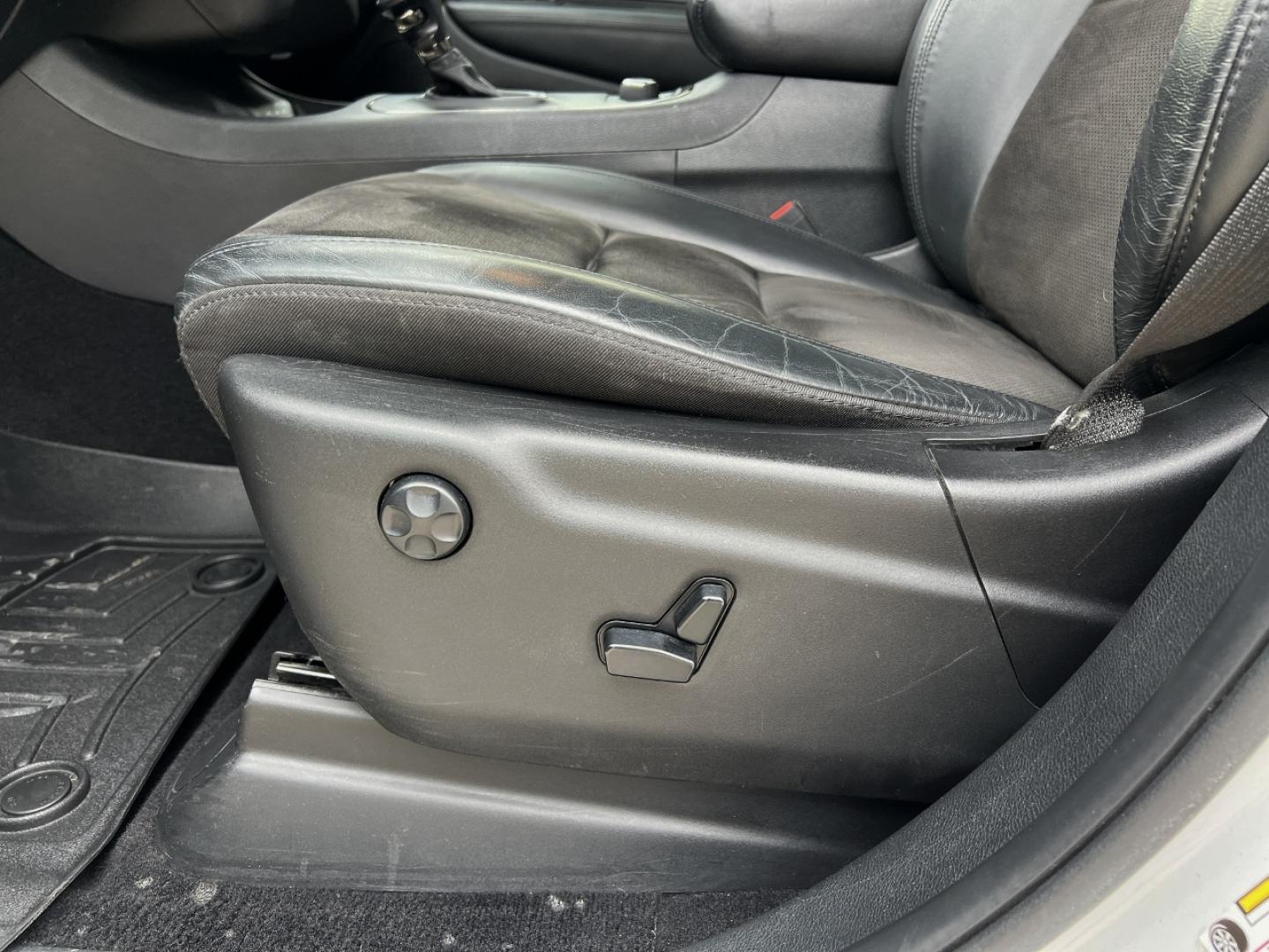 2020 WHITE /BLACK Dodge Durango R/T AWD (1C4SDJCT7LC) with an 5.7L V8 engine, Automatic transmission, located at 2990 Old Orchard Rd., Jackson, MO, 63755, 37.354214, -89.612106 - 2020 Dodge Durango R/T 109xxx miles All Wheel Drive 5.7L V8 Automatic Leather/Suede 3rd Row Navigation Backup Camera Power/Heated Seats Heated Rear Seats Heated Steering Wheel Sunroof Bluetooth Remote Start Cruise Power Windows/Locks/Mirrors We have financing available and we accept - Photo#7