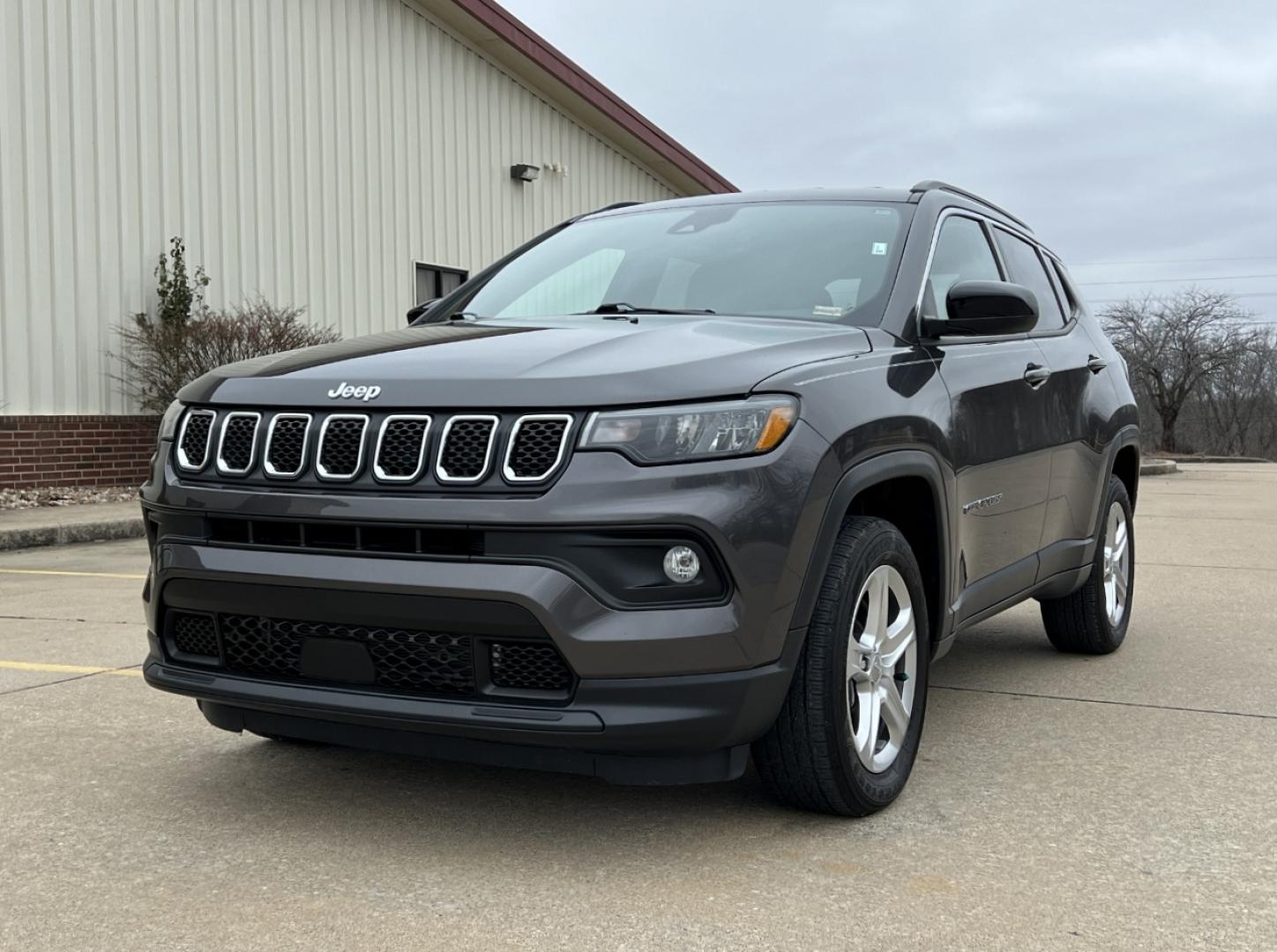 2023 GRAY /BLACK Jeep Compass Latitude (3C4NJDBN8PT) with an 2.0L 4 Cyl. TURBO engine, Automatic transmission, located at 2990 Old Orchard Rd., Jackson, MO, 63755, 37.354214, -89.612106 - 2023 Jeep Compass Latitude 1-Owner 18xxx miles 4 Wheel Drive 2.0L 4 Cyl. Automatic Backup Camera Bluetooth Cruise Power Windows/Locks/Mirrors We have financing available and we accept trades! Fill out a credit application on our website or come by today! If you have any questions, give us - Photo#4