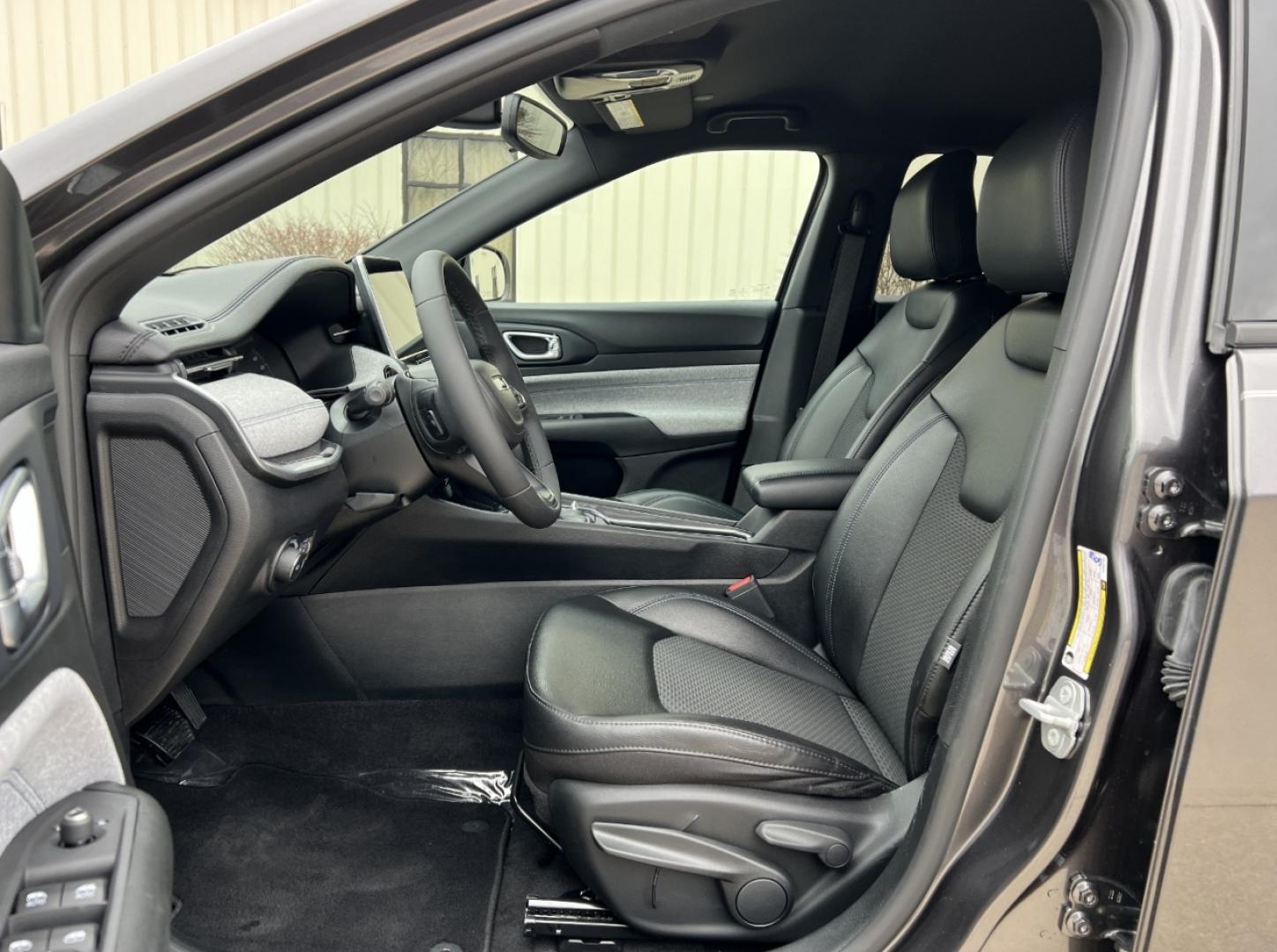 2023 GRAY /BLACK Jeep Compass Latitude (3C4NJDBN8PT) with an 2.0L 4 Cyl. TURBO engine, Automatic transmission, located at 2990 Old Orchard Rd., Jackson, MO, 63755, 37.354214, -89.612106 - 2023 Jeep Compass Latitude 1-Owner 18xxx miles 4 Wheel Drive 2.0L 4 Cyl. Automatic Backup Camera Bluetooth Cruise Power Windows/Locks/Mirrors We have financing available and we accept trades! Fill out a credit application on our website or come by today! If you have any questions, give us - Photo#12