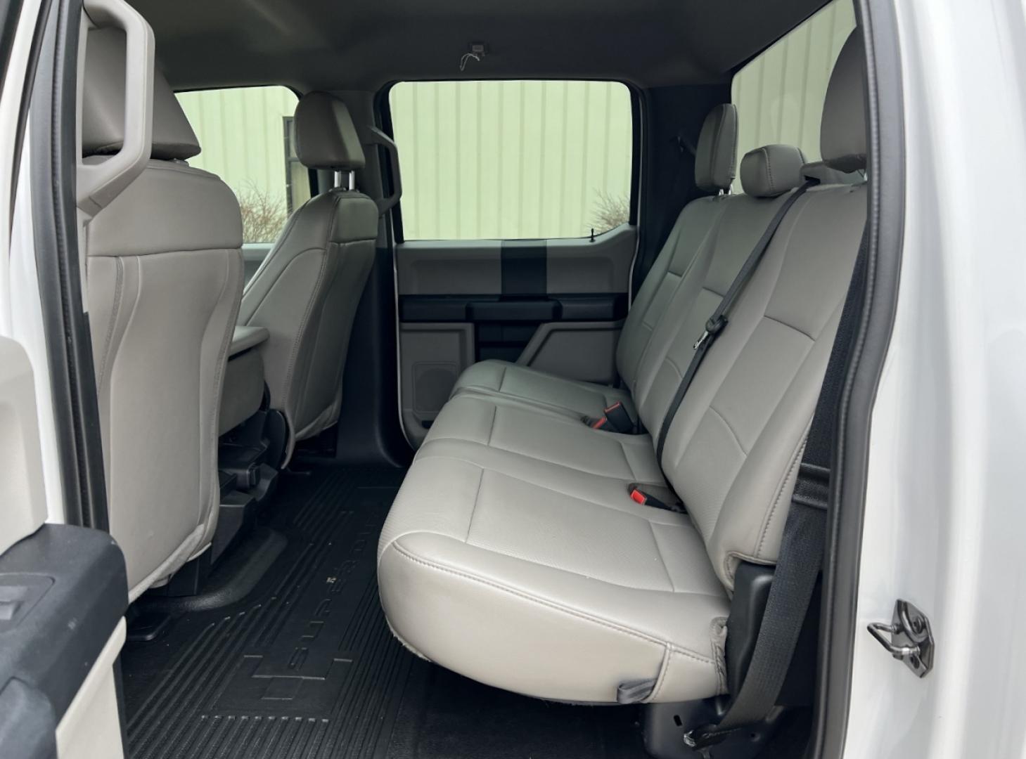 2020 WHITE /GRAY Ford F-250 SD XL Crew Cab 4WD (1FT7W2B60LE) with an 6.2L V8 engine, Automatic transmission, located at 2990 Old Orchard Rd., Jackson, MO, 63755, 37.354214, -89.612106 - 2020 Ford F-250 XL 1-Owner 135xxx miles 4x4 6.2L V8 Automatic Backup Camera Cruise Power Windows/Locks/Mirrors We have financing available and we accept trades! Fill out a credit application on our website or come by today! If you have any questions, give us a call at (573) 204-7777 or vis - Photo#15