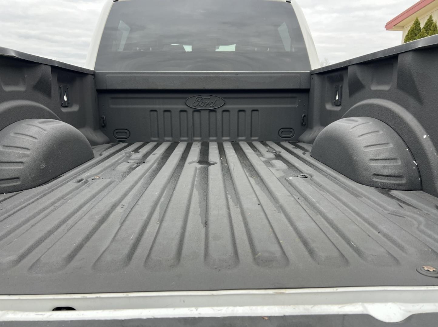 2020 WHITE /GRAY Ford F-250 SD XL Crew Cab 4WD (1FT7W2B60LE) with an 6.2L V8 engine, Automatic transmission, located at 2990 Old Orchard Rd., Jackson, MO, 63755, 37.354214, -89.612106 - 2020 Ford F-250 XL 1-Owner 135xxx miles 4x4 6.2L V8 Automatic Backup Camera Cruise Power Windows/Locks/Mirrors We have financing available and we accept trades! Fill out a credit application on our website or come by today! If you have any questions, give us a call at (573) 204-7777 or vis - Photo#18