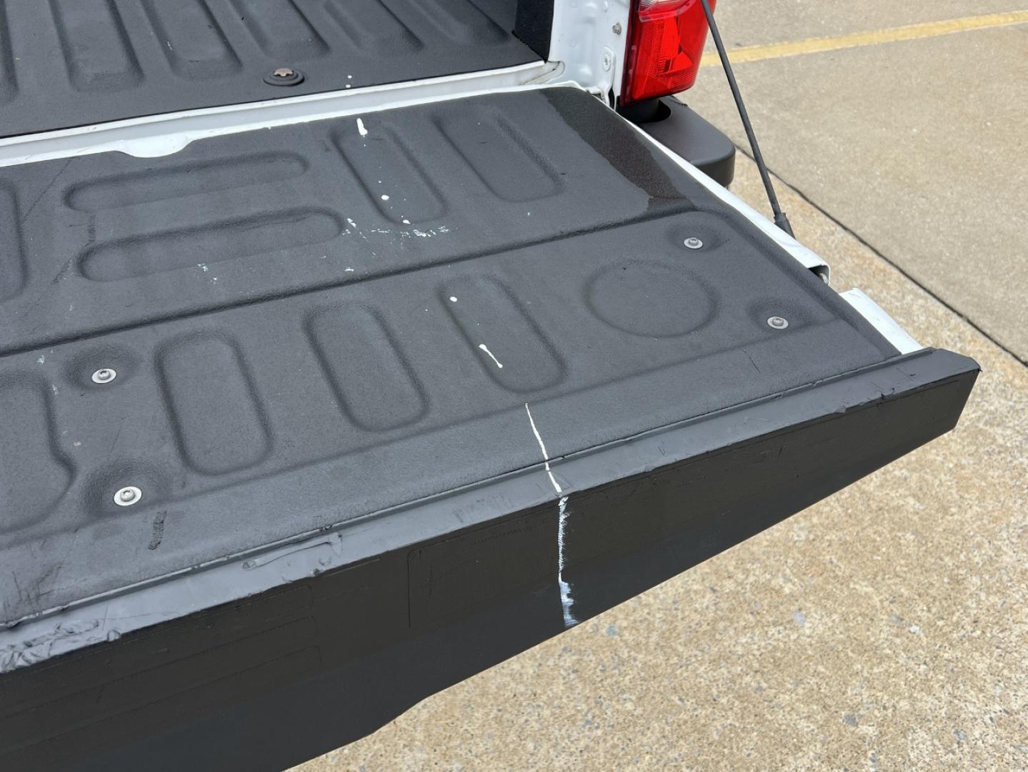 2020 WHITE /GRAY Ford F-250 SD XL Crew Cab 4WD (1FT7W2B60LE) with an 6.2L V8 engine, Automatic transmission, located at 2990 Old Orchard Rd., Jackson, MO, 63755, 37.354214, -89.612106 - 2020 Ford F-250 XL 1-Owner 135xxx miles 4x4 6.2L V8 Automatic Backup Camera Cruise Power Windows/Locks/Mirrors We have financing available and we accept trades! Fill out a credit application on our website or come by today! If you have any questions, give us a call at (573) 204-7777 or vis - Photo#35