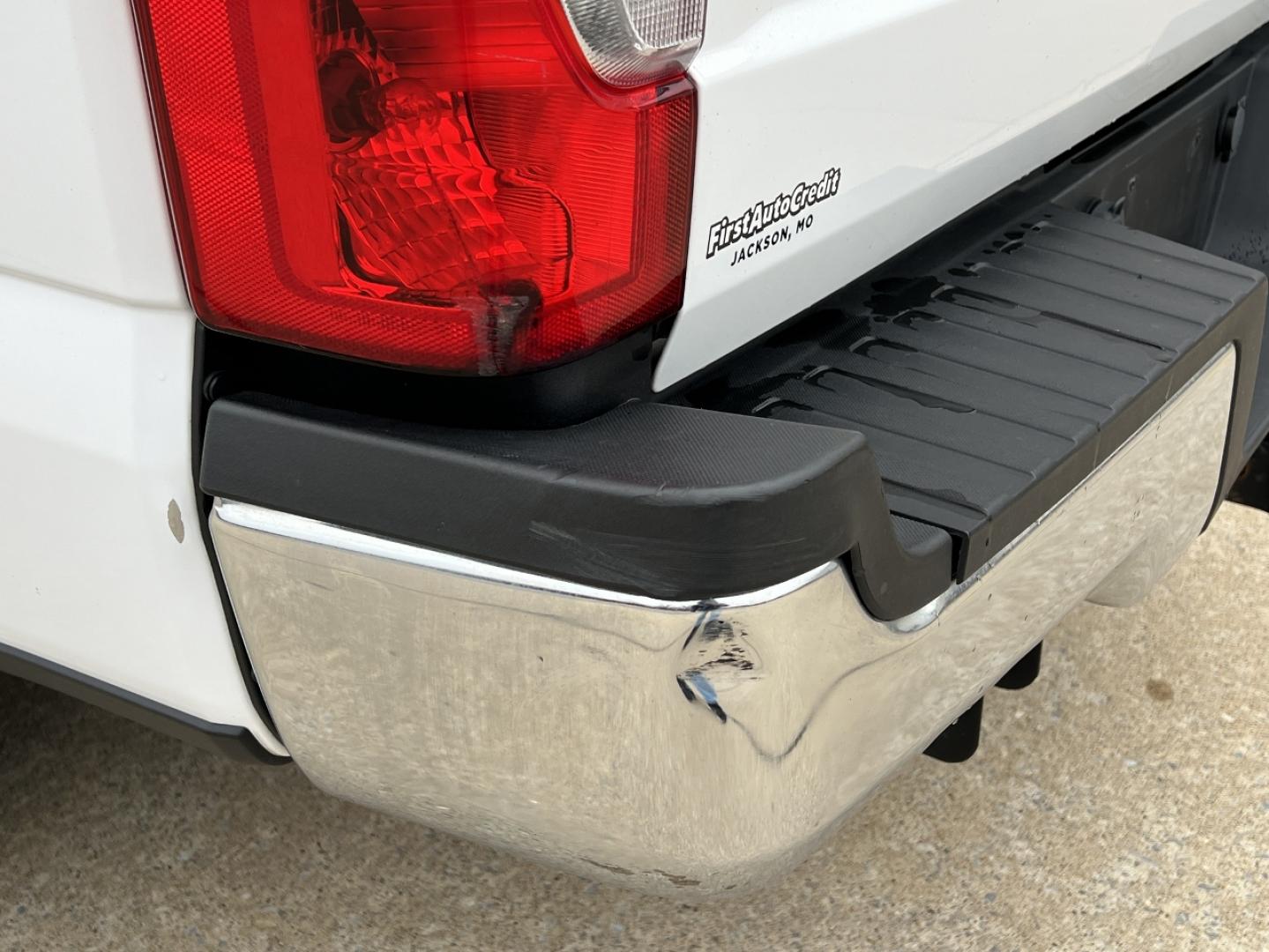 2020 WHITE /GRAY Ford F-250 SD XL Crew Cab 4WD (1FT7W2B60LE) with an 6.2L V8 engine, Automatic transmission, located at 2990 Old Orchard Rd., Jackson, MO, 63755, 37.354214, -89.612106 - 2020 Ford F-250 XL 1-Owner 135xxx miles 4x4 6.2L V8 Automatic Backup Camera Cruise Power Windows/Locks/Mirrors We have financing available and we accept trades! Fill out a credit application on our website or come by today! If you have any questions, give us a call at (573) 204-7777 or vis - Photo#43