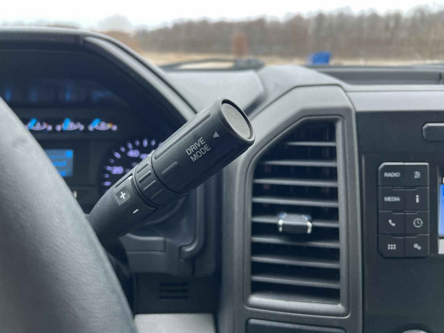 2020 WHITE /GRAY Ford F-250 SD XL Crew Cab 4WD (1FT7W2B60LE) with an 6.2L V8 engine, Automatic transmission, located at 2990 Old Orchard Rd., Jackson, MO, 63755, 37.354214, -89.612106 - 2020 Ford F-250 XL 1-Owner 135xxx miles 4x4 6.2L V8 Automatic Backup Camera Cruise Power Windows/Locks/Mirrors We have financing available and we accept trades! Fill out a credit application on our website or come by today! If you have any questions, give us a call at (573) 204-7777 or vis - Photo#21