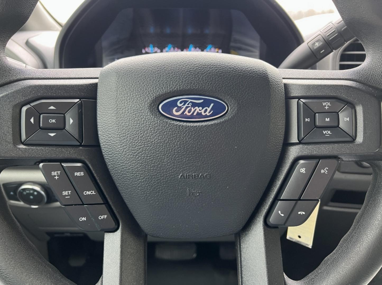 2020 WHITE /GRAY Ford F-250 SD XL Crew Cab 4WD (1FT7W2B60LE) with an 6.2L V8 engine, Automatic transmission, located at 2990 Old Orchard Rd., Jackson, MO, 63755, 37.354214, -89.612106 - 2020 Ford F-250 XL 1-Owner 135xxx miles 4x4 6.2L V8 Automatic Backup Camera Cruise Power Windows/Locks/Mirrors We have financing available and we accept trades! Fill out a credit application on our website or come by today! If you have any questions, give us a call at (573) 204-7777 or vis - Photo#20