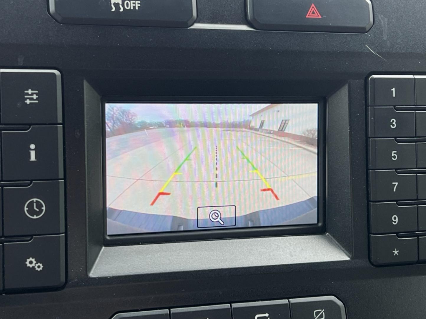 2020 WHITE /GRAY Ford F-250 SD XL Crew Cab 4WD (1FT7W2B60LE) with an 6.2L V8 engine, Automatic transmission, located at 2990 Old Orchard Rd., Jackson, MO, 63755, 37.354214, -89.612106 - 2020 Ford F-250 XL 1-Owner 135xxx miles 4x4 6.2L V8 Automatic Backup Camera Cruise Power Windows/Locks/Mirrors We have financing available and we accept trades! Fill out a credit application on our website or come by today! If you have any questions, give us a call at (573) 204-7777 or vis - Photo#3