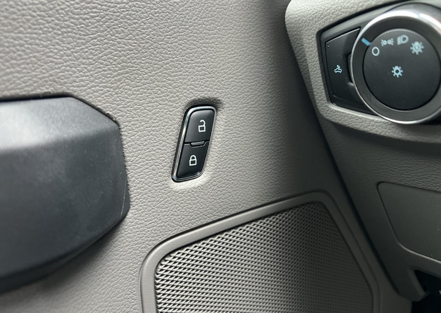 2020 WHITE /GRAY Ford F-250 SD XL Crew Cab 4WD (1FT7W2B60LE) with an 6.2L V8 engine, Automatic transmission, located at 2990 Old Orchard Rd., Jackson, MO, 63755, 37.354214, -89.612106 - 2020 Ford F-250 XL 1-Owner 135xxx miles 4x4 6.2L V8 Automatic Backup Camera Cruise Power Windows/Locks/Mirrors We have financing available and we accept trades! Fill out a credit application on our website or come by today! If you have any questions, give us a call at (573) 204-7777 or vis - Photo#27