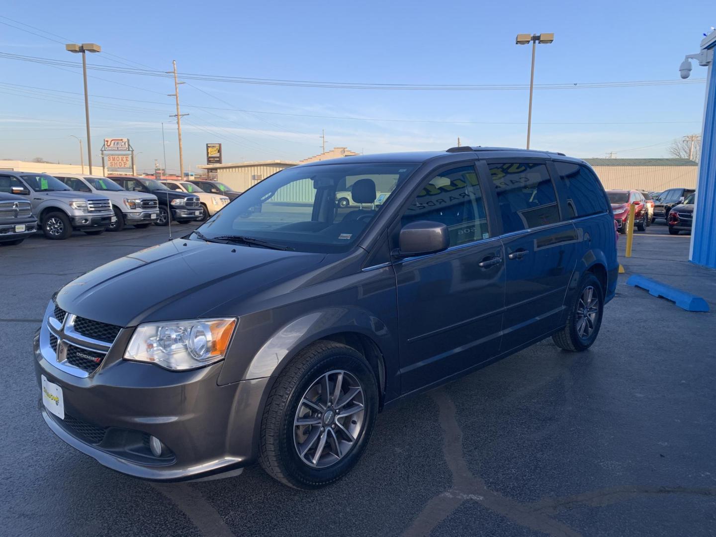 2016 GRAY /GRAY Dodge Grand Caravan SXT (2C4RDGCG0GR) with an 3.6L V6 DOHC 24V engine, 6A transmission, located at 506 S. Kingshighway, Cape Girardeau, MO, 63703, (573) 235-5000, 37.294991, -89.553635 - 2016 Dodge Grand Caravan Air Conditioning Power Windows Power Locks Power Steering Tilt Wheel AM/FM CD Satellite Keyless Entry Alarm Dual Front Airbags Side Airbags Head Airbags Rear Head Airbags All Wheel ABS We have financing available and we accept trades! Fill out a credit applica - Photo#2