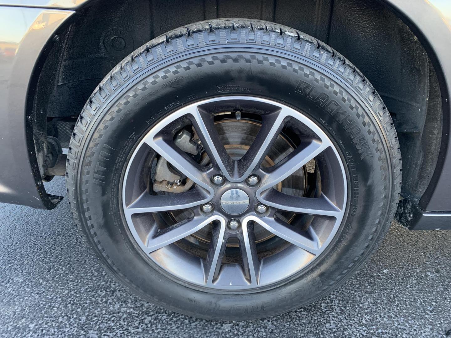 2016 GRAY /GRAY Dodge Grand Caravan SXT (2C4RDGCG0GR) with an 3.6L V6 DOHC 24V engine, 6A transmission, located at 506 S. Kingshighway, Cape Girardeau, MO, 63703, (573) 235-5000, 37.294991, -89.553635 - 2016 Dodge Grand Caravan Air Conditioning Power Windows Power Locks Power Steering Tilt Wheel AM/FM CD Satellite Keyless Entry Alarm Dual Front Airbags Side Airbags Head Airbags Rear Head Airbags All Wheel ABS We have financing available and we accept trades! Fill out a credit applica - Photo#33