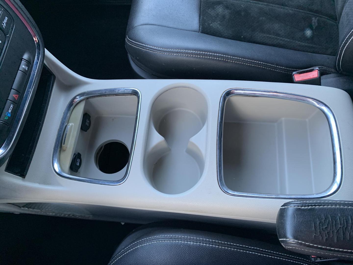 2016 GRAY /GRAY Dodge Grand Caravan SXT (2C4RDGCG0GR) with an 3.6L V6 DOHC 24V engine, 6A transmission, located at 506 S. Kingshighway, Cape Girardeau, MO, 63703, (573) 235-5000, 37.294991, -89.553635 - 2016 Dodge Grand Caravan Air Conditioning Power Windows Power Locks Power Steering Tilt Wheel AM/FM CD Satellite Keyless Entry Alarm Dual Front Airbags Side Airbags Head Airbags Rear Head Airbags All Wheel ABS We have financing available and we accept trades! Fill out a credit applica - Photo#31