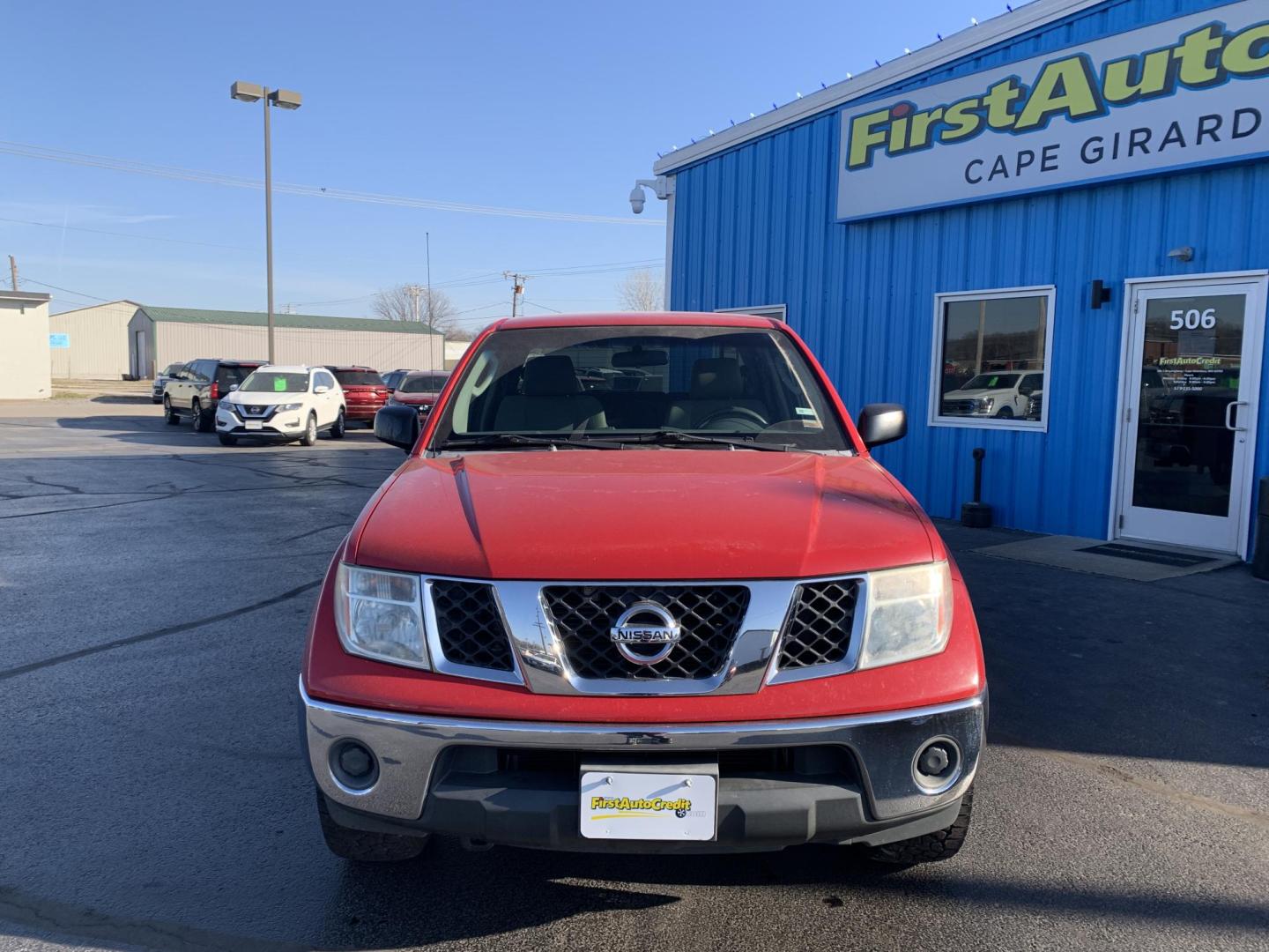 2007 RED /GRAY Nissan Frontier LE Crew Cab 2WD (1N6AD07U37C) with an 4.0L V6 DOHC 24V engine, 5-Speed Automatic Overdrive transmission, located at 506 S. Kingshighway, Cape Girardeau, MO, 63703, (573) 235-5000, 37.294991, -89.553635 - 2007 Nissan Frontier LE Air Conditioning Power Steering Tilt Whee Dual Air Bags Front and Sides Crew Cab Regular Bed All Wheel ABS We have financing available and we accept trades! Fill out a credit application on our website or come by today! If you have any questions, give us a call at - Photo#1