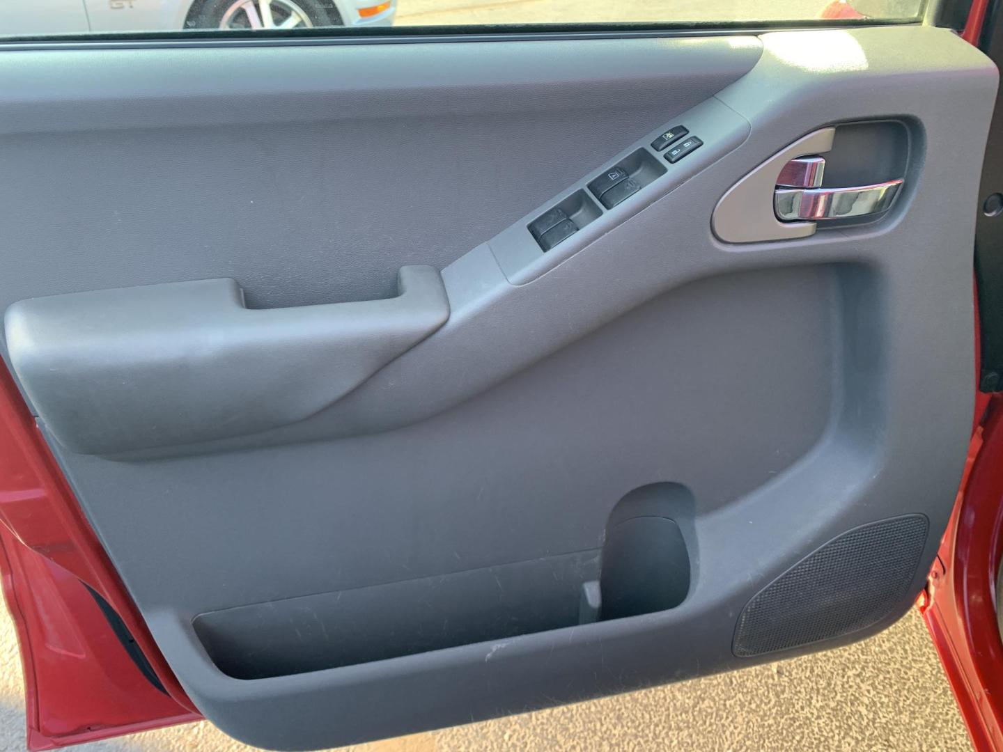 2007 RED /GRAY Nissan Frontier LE Crew Cab 2WD (1N6AD07U37C) with an 4.0L V6 DOHC 24V engine, 5-Speed Automatic Overdrive transmission, located at 506 S. Kingshighway, Cape Girardeau, MO, 63703, (573) 235-5000, 37.294991, -89.553635 - 2007 Nissan Frontier LE Air Conditioning Power Steering Tilt Whee Dual Air Bags Front and Sides Crew Cab Regular Bed All Wheel ABS We have financing available and we accept trades! Fill out a credit application on our website or come by today! If you have any questions, give us a call at - Photo#16