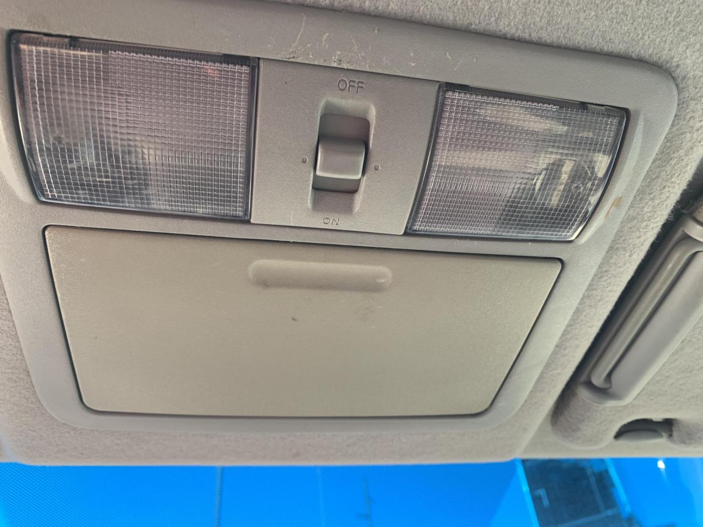 2007 RED /GRAY Nissan Frontier LE Crew Cab 2WD (1N6AD07U37C) with an 4.0L V6 DOHC 24V engine, 5-Speed Automatic Overdrive transmission, located at 506 S. Kingshighway, Cape Girardeau, MO, 63703, (573) 235-5000, 37.294991, -89.553635 - 2007 Nissan Frontier LE Air Conditioning Power Steering Tilt Whee Dual Air Bags Front and Sides Crew Cab Regular Bed All Wheel ABS We have financing available and we accept trades! Fill out a credit application on our website or come by today! If you have any questions, give us a call at - Photo#24