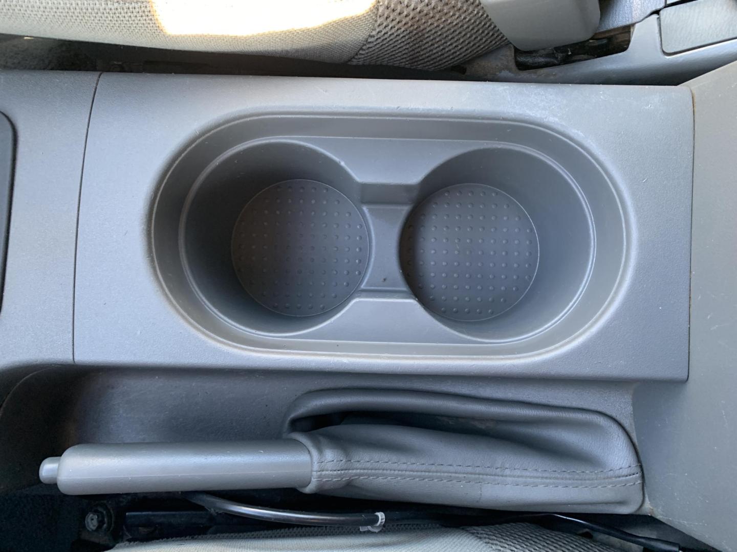 2007 RED /GRAY Nissan Frontier LE Crew Cab 2WD (1N6AD07U37C) with an 4.0L V6 DOHC 24V engine, 5-Speed Automatic Overdrive transmission, located at 506 S. Kingshighway, Cape Girardeau, MO, 63703, (573) 235-5000, 37.294991, -89.553635 - 2007 Nissan Frontier LE Air Conditioning Power Steering Tilt Whee Dual Air Bags Front and Sides Crew Cab Regular Bed All Wheel ABS We have financing available and we accept trades! Fill out a credit application on our website or come by today! If you have any questions, give us a call at - Photo#25