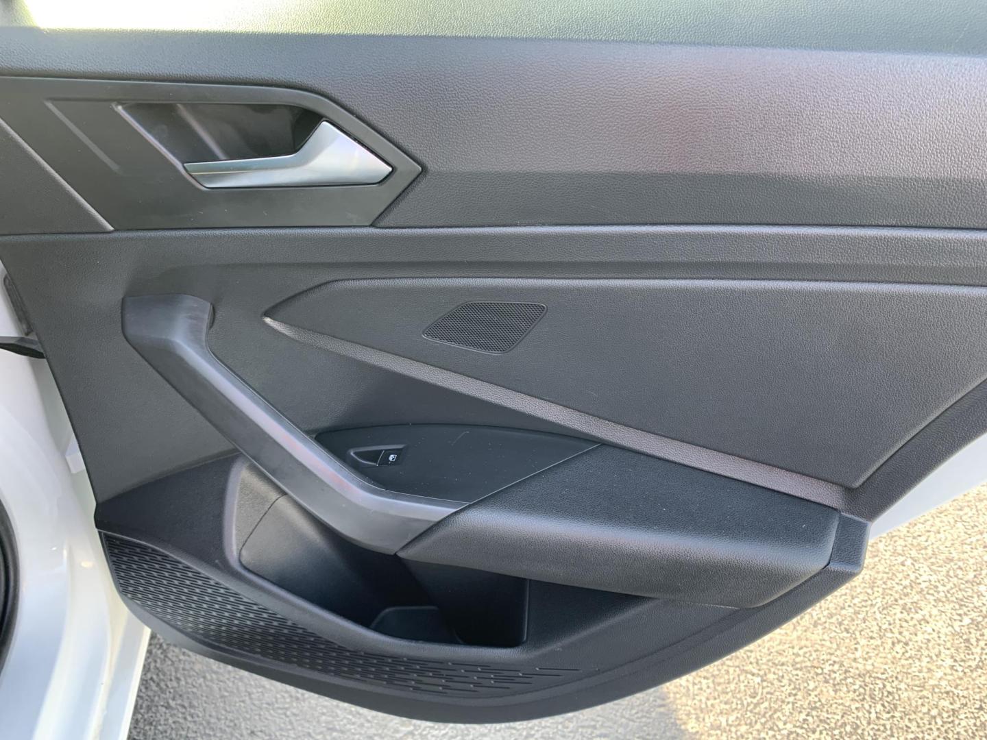 2021 WHITE /BLACK Volkswagen Jetta 1.4T S (3VWC57BU9MM) with an 1.4L L4 DOHC 20V engine, Automatic transmission, located at 506 S. Kingshighway, Cape Girardeau, MO, 63703, (573) 235-5000, 37.294991, -89.553635 - 2021 Volkswagen Jetta S 85,XXX mi 1.4L 4Cyl Automatic Front Wheel Drive Power Windows/Locks/Mirrors Backup Camera We have financing available and we accept trades! Fill out a credit application on our website or come by today! If you have any questions, give us a call at (573) 235-5000 or - Photo#12