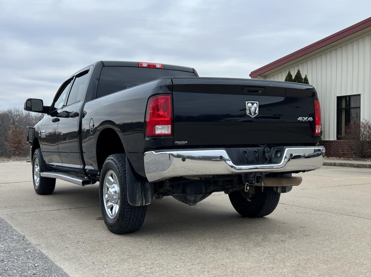 2018 BLACK /Gray RAM 2500 Tradesman Crew Cab SWB 4WD (3C6UR5CL7JG) with an 6.7L I6 TURBO DIESEL engine, 6A transmission, located at 2990 Old Orchard Rd., Jackson, MO, 63755, 37.354214, -89.612106 - 2018 Ram 2500 Tradesman 137xxx miles 4x4 6.7L I6 Turbo Diesel Automatic New Tires Backup Camera Bluetooth Remote Start Crusie Power Windows/Locks/Mirrors We have financing available and we accept trades! Fill out a credit application on our website or come by today! If you have any quest - Photo#9