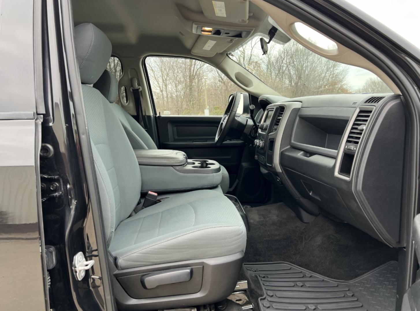 2018 BLACK /Gray RAM 2500 Tradesman Crew Cab SWB 4WD (3C6UR5CL7JG) with an 6.7L I6 TURBO DIESEL engine, 6A transmission, located at 2990 Old Orchard Rd., Jackson, MO, 63755, 37.354214, -89.612106 - 2018 Ram 2500 Tradesman 137xxx miles 4x4 6.7L I6 Turbo Diesel Automatic New Tires Backup Camera Bluetooth Remote Start Crusie Power Windows/Locks/Mirrors We have financing available and we accept trades! Fill out a credit application on our website or come by today! If you have any quest - Photo#15