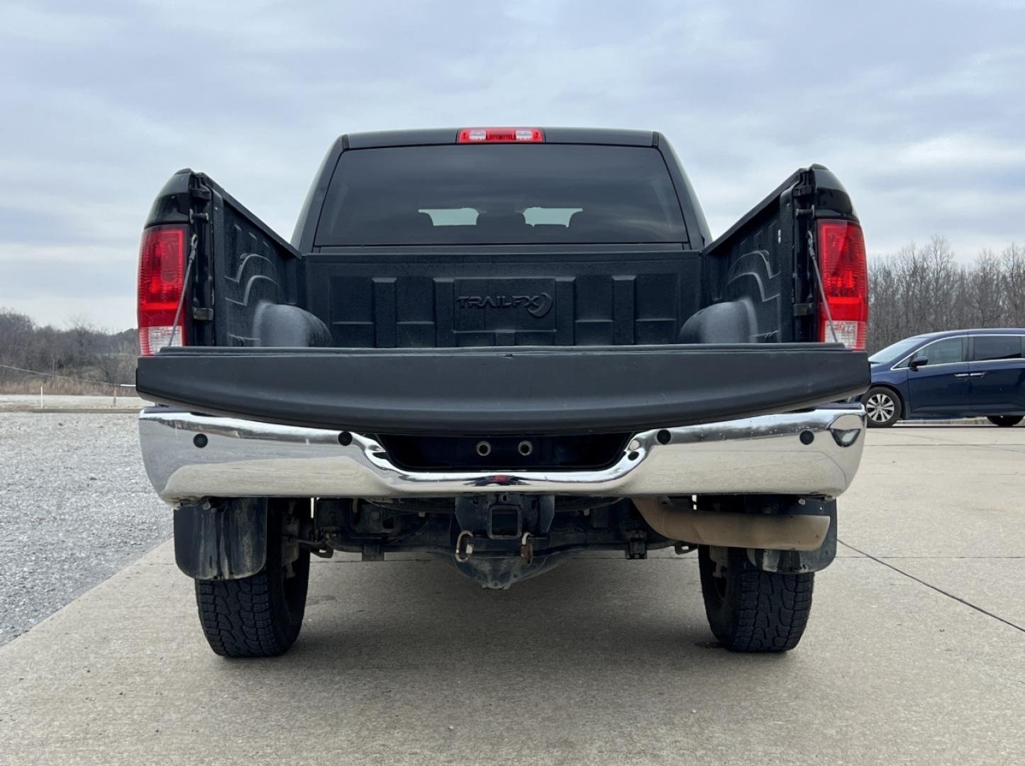 2018 BLACK /Gray RAM 2500 Tradesman Crew Cab SWB 4WD (3C6UR5CL7JG) with an 6.7L I6 TURBO DIESEL engine, 6A transmission, located at 2990 Old Orchard Rd., Jackson, MO, 63755, 37.354214, -89.612106 - 2018 Ram 2500 Tradesman 137xxx miles 4x4 6.7L I6 Turbo Diesel Automatic New Tires Backup Camera Bluetooth Remote Start Crusie Power Windows/Locks/Mirrors We have financing available and we accept trades! Fill out a credit application on our website or come by today! If you have any quest - Photo#18