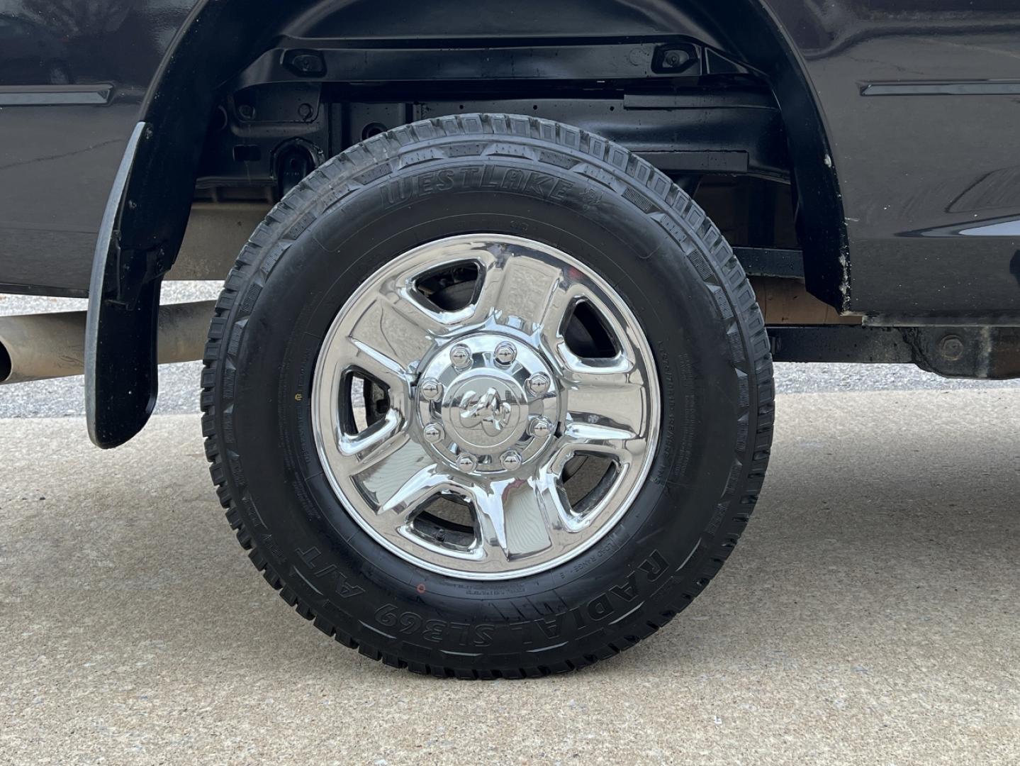 2018 BLACK /Gray RAM 2500 Tradesman Crew Cab SWB 4WD (3C6UR5CL7JG) with an 6.7L I6 TURBO DIESEL engine, 6A transmission, located at 2990 Old Orchard Rd., Jackson, MO, 63755, 37.354214, -89.612106 - 2018 Ram 2500 Tradesman 137xxx miles 4x4 6.7L I6 Turbo Diesel Automatic New Tires Backup Camera Bluetooth Remote Start Crusie Power Windows/Locks/Mirrors We have financing available and we accept trades! Fill out a credit application on our website or come by today! If you have any quest - Photo#33