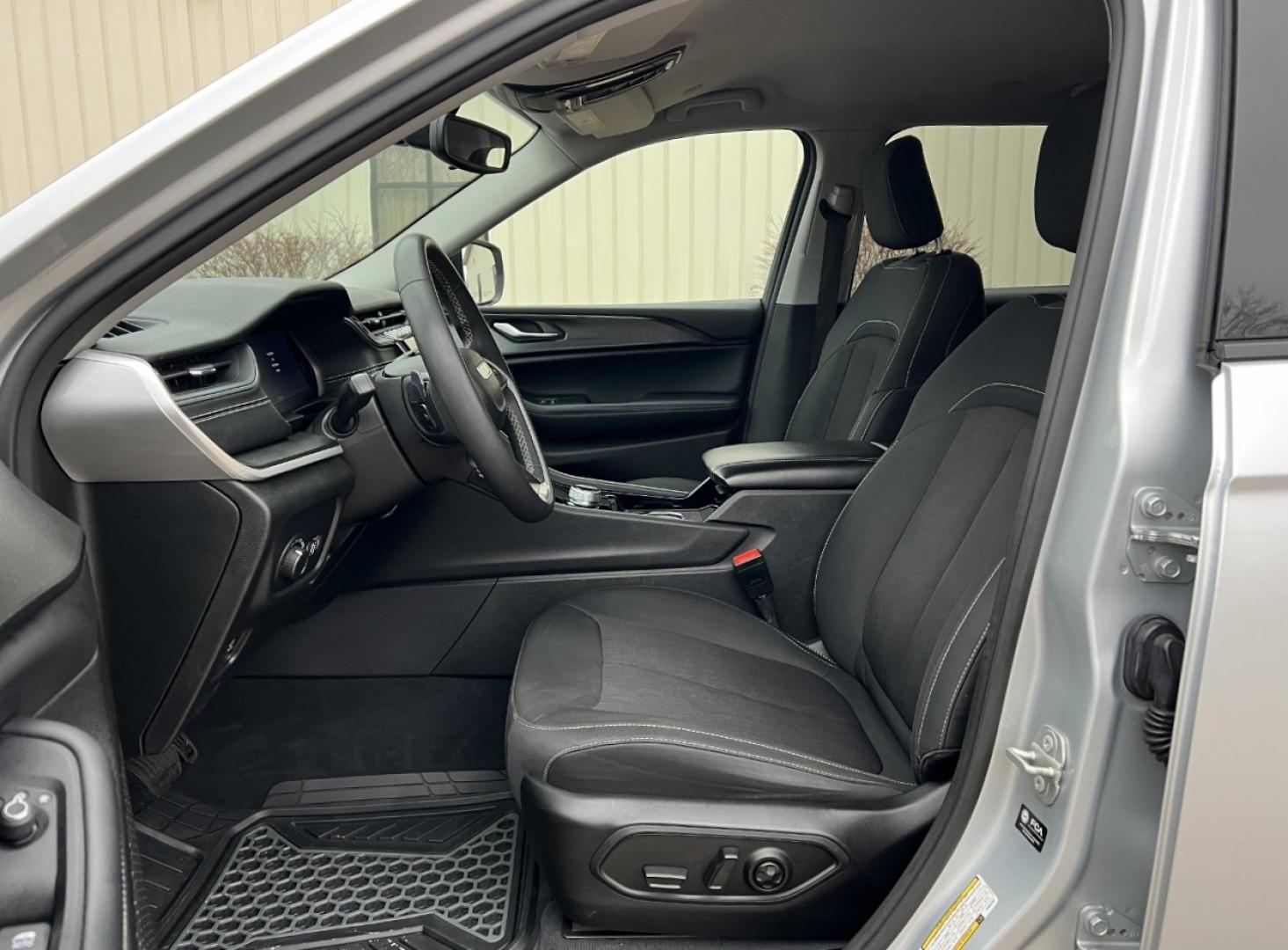 2023 SILVER /Black Jeep Grand Cherokee L Laredo 4WD (1C4RJKAG9P8) with an 3.6L V6 engine, Automatic transmission, located at 2990 Old Orchard Rd., Jackson, MO, 63755, 37.354214, -89.612106 - 2023 Jeep Grand Cherokee L Laredo 1-Owner 71xxx miles 4x4 3.6L V6 Automatic 3rd Row Backup Camera Power Driver Seat Bluetooth Cruise Power Windows/Locks/Mirrors We have financing available and we accept trades! Fill out a credit application on our website or come by today! If you have a - Photo#12