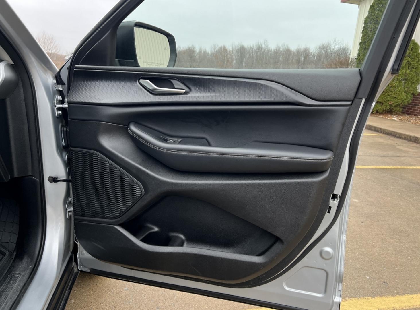 2023 SILVER /Black Jeep Grand Cherokee L Laredo 4WD (1C4RJKAG9P8) with an 3.6L V6 engine, Automatic transmission, located at 2990 Old Orchard Rd., Jackson, MO, 63755, 37.354214, -89.612106 - 2023 Jeep Grand Cherokee L Laredo 1-Owner 71xxx miles 4x4 3.6L V6 Automatic 3rd Row Backup Camera Power Driver Seat Bluetooth Cruise Power Windows/Locks/Mirrors We have financing available and we accept trades! Fill out a credit application on our website or come by today! If you have a - Photo#13