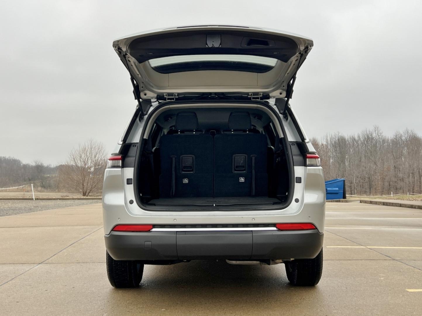 2023 SILVER /Black Jeep Grand Cherokee L Laredo 4WD (1C4RJKAG9P8) with an 3.6L V6 engine, Automatic transmission, located at 2990 Old Orchard Rd., Jackson, MO, 63755, 37.354214, -89.612106 - 2023 Jeep Grand Cherokee L Laredo 1-Owner 71xxx miles 4x4 3.6L V6 Automatic 3rd Row Backup Camera Power Driver Seat Bluetooth Cruise Power Windows/Locks/Mirrors We have financing available and we accept trades! Fill out a credit application on our website or come by today! If you have a - Photo#18