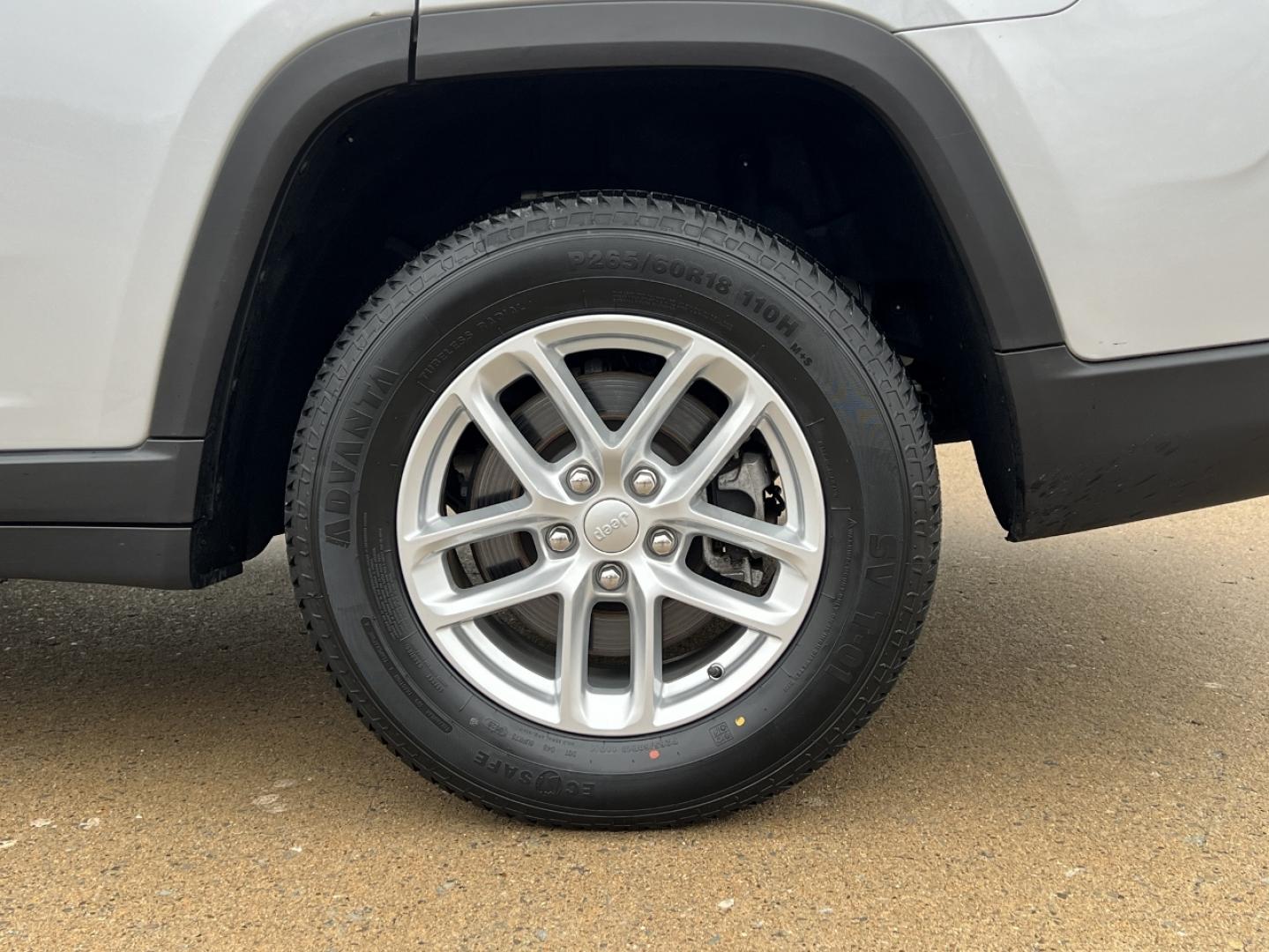 2023 SILVER /Black Jeep Grand Cherokee L Laredo 4WD (1C4RJKAG9P8) with an 3.6L V6 engine, Automatic transmission, located at 2990 Old Orchard Rd., Jackson, MO, 63755, 37.354214, -89.612106 - 2023 Jeep Grand Cherokee L Laredo 1-Owner 71xxx miles 4x4 3.6L V6 Automatic 3rd Row Backup Camera Power Driver Seat Bluetooth Cruise Power Windows/Locks/Mirrors We have financing available and we accept trades! Fill out a credit application on our website or come by today! If you have a - Photo#35