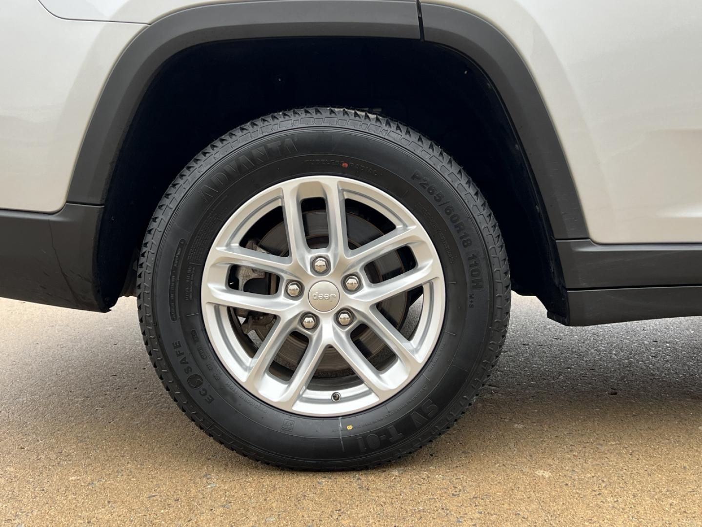 2023 SILVER /Black Jeep Grand Cherokee L Laredo 4WD (1C4RJKAG9P8) with an 3.6L V6 engine, Automatic transmission, located at 2990 Old Orchard Rd., Jackson, MO, 63755, 37.354214, -89.612106 - 2023 Jeep Grand Cherokee L Laredo 1-Owner 71xxx miles 4x4 3.6L V6 Automatic 3rd Row Backup Camera Power Driver Seat Bluetooth Cruise Power Windows/Locks/Mirrors We have financing available and we accept trades! Fill out a credit application on our website or come by today! If you have a - Photo#36