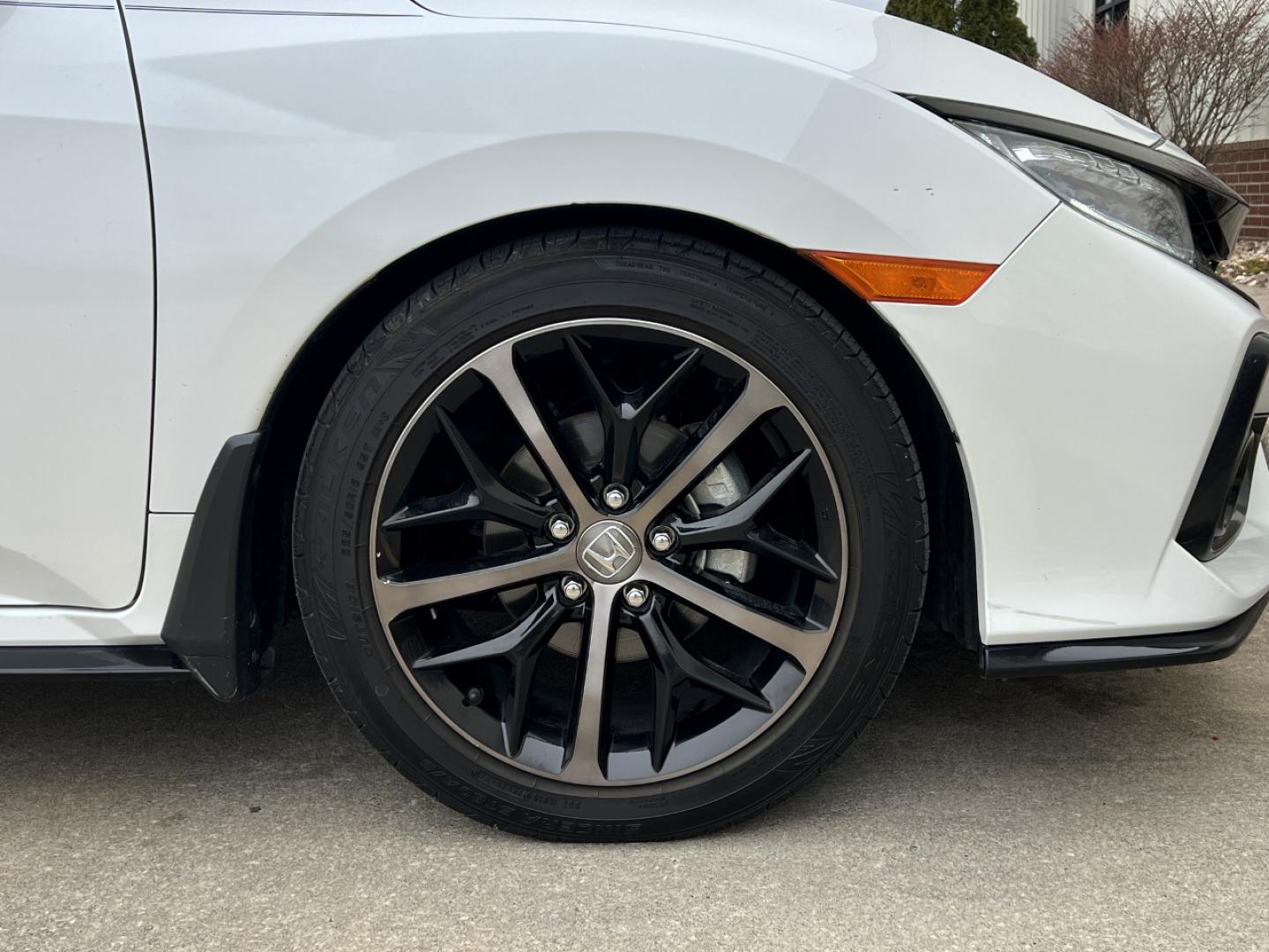 2021 WHITE /Black Honda Civic Sport Touring CVT (SHHFK7H97MU) with an 2.0L 4 Cyl. TURBO engine, CVT transmission, located at 2990 Old Orchard Rd., Jackson, MO, 63755, 37.354214, -89.612106 - 2021 Honda Civic Sport Touring 1-Owner 147xxx miles Front Wheel Drive 1.5L 4 Cyl. Automatic Leather Navigation Backup Camera Power/Heated Seats Heated Rear Seats Sunroof Bluetooth Remote Start Cruise Power Windows/Locks/Mirrors We have financing available and we accept trades! Fill o - Photo#42