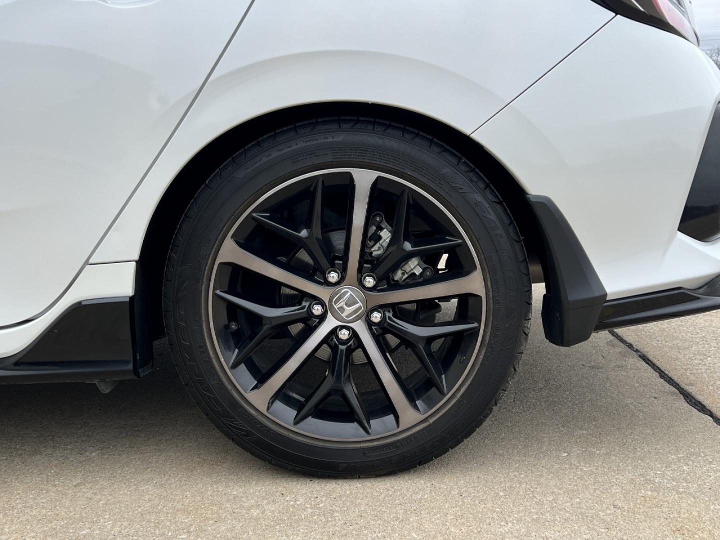 2021 WHITE /Black Honda Civic Sport Touring CVT (SHHFK7H97MU) with an 2.0L 4 Cyl. TURBO engine, CVT transmission, located at 2990 Old Orchard Rd., Jackson, MO, 63755, 37.354214, -89.612106 - 2021 Honda Civic Sport Touring 1-Owner 147xxx miles Front Wheel Drive 1.5L 4 Cyl. Automatic Leather Navigation Backup Camera Power/Heated Seats Heated Rear Seats Sunroof Bluetooth Remote Start Cruise Power Windows/Locks/Mirrors We have financing available and we accept trades! Fill o - Photo#40