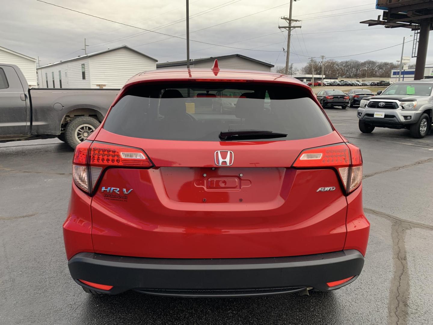 2016 RED /BLACK Honda HR-V EX (3CZRU6H57GM) with an 1.8L L4 DOHC 16V engine, Automatic transmission, located at 506 S. Kingshighway, Cape Girardeau, MO, 63703, (573) 235-5000, 37.294991, -89.553635 - 2016 Honda HR-V 137,xxx Miles Automatic Heated Seats Backup Camera Sunroof All Wheel Drive Power Windows/Locks/Mirrors Bluetooth We have financing available and we accept trades! Fill out a credit application on our website or come by today! If you have any questions, give us a call at ( - Photo#5