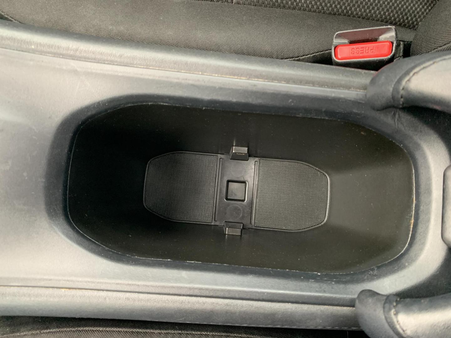 2016 RED /BLACK Honda HR-V EX (3CZRU6H57GM) with an 1.8L L4 DOHC 16V engine, Automatic transmission, located at 506 S. Kingshighway, Cape Girardeau, MO, 63703, (573) 235-5000, 37.294991, -89.553635 - 2016 Honda HR-V 137,xxx Miles Automatic Heated Seats Backup Camera Sunroof All Wheel Drive Power Windows/Locks/Mirrors Bluetooth We have financing available and we accept trades! Fill out a credit application on our website or come by today! If you have any questions, give us a call at ( - Photo#26