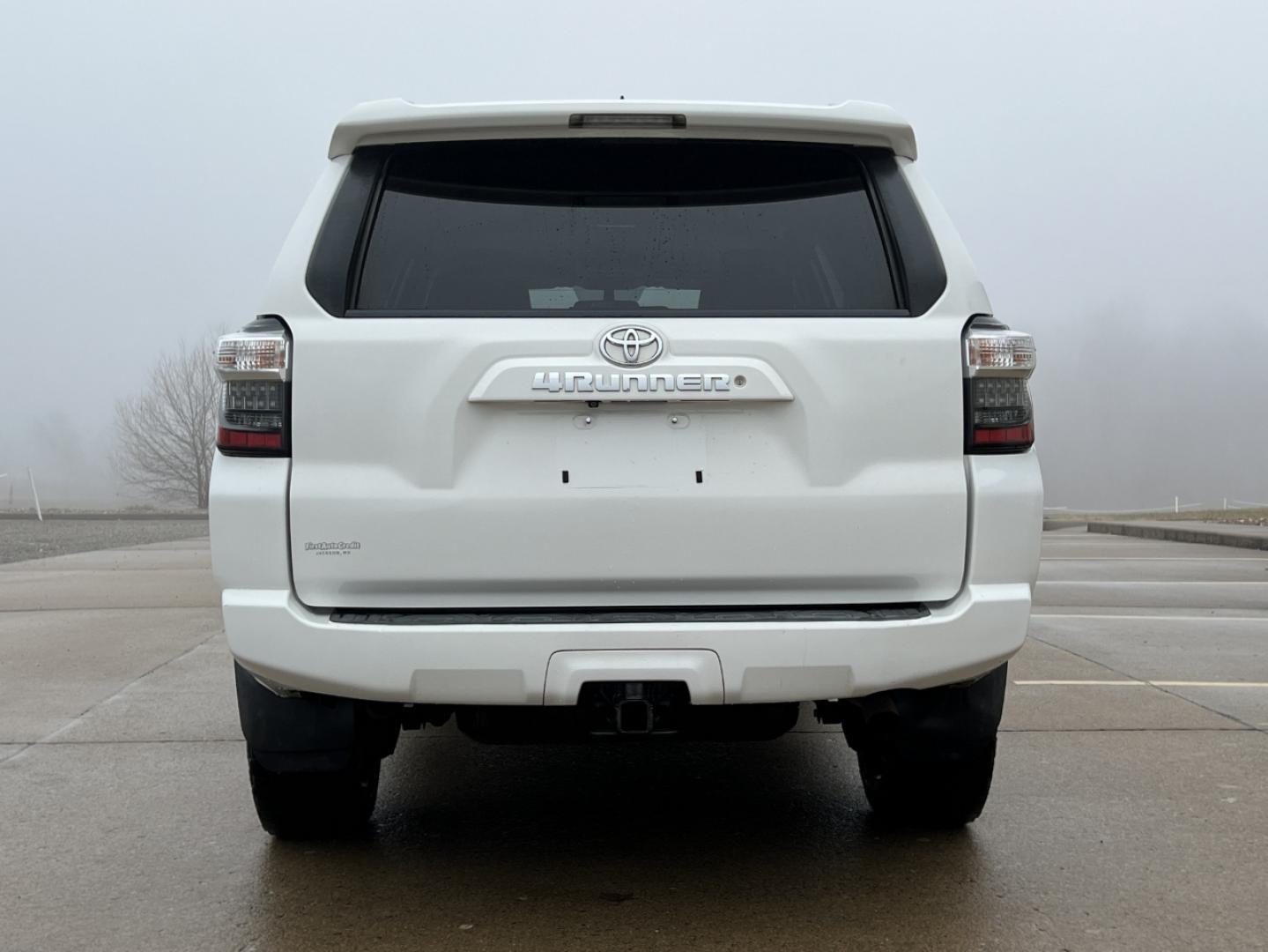 2014 WHITE /Tan Toyota 4Runner SR5 2WD (JTEZU5JR5E5) with an 4.0L V6 engine, Automatic transmission, located at 2990 Old Orchard Rd., Jackson, MO, 63755, 37.354214, -89.612106 - 2014 Toyota 4Runner SR5 196xxx miles Rear Wheel Drive 4.0L V6 Automatic Navigation Backup Camera Power Driver Seat Bluetooth Cruise Power Windows/Locks/Mirrors We have financing available and we accept trades! Fill out a credit application on our website or come by today! If you have any - Photo#10