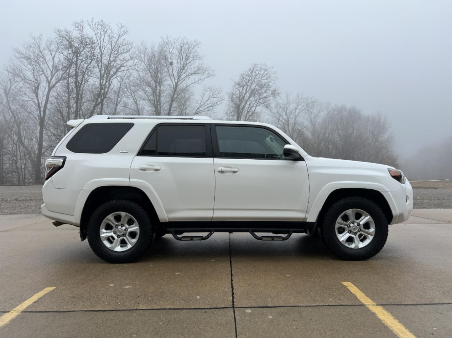 2014 WHITE /Tan Toyota 4Runner SR5 2WD (JTEZU5JR5E5) with an 4.0L V6 engine, Automatic transmission, located at 2990 Old Orchard Rd., Jackson, MO, 63755, 37.354214, -89.612106 - 2014 Toyota 4Runner SR5 196xxx miles Rear Wheel Drive 4.0L V6 Automatic Navigation Backup Camera Power Driver Seat Bluetooth Cruise Power Windows/Locks/Mirrors We have financing available and we accept trades! Fill out a credit application on our website or come by today! If you have any - Photo#7
