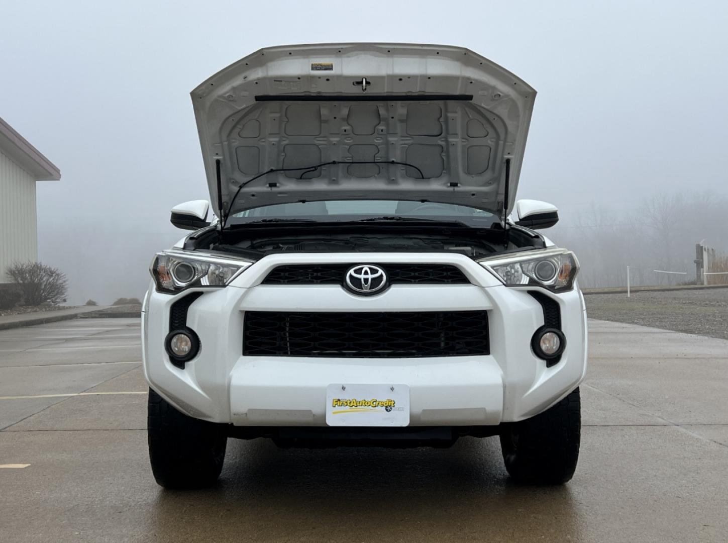 2014 WHITE /Tan Toyota 4Runner SR5 2WD (JTEZU5JR5E5) with an 4.0L V6 engine, Automatic transmission, located at 2990 Old Orchard Rd., Jackson, MO, 63755, 37.354214, -89.612106 - 2014 Toyota 4Runner SR5 196xxx miles Rear Wheel Drive 4.0L V6 Automatic Navigation Backup Camera Power Driver Seat Bluetooth Cruise Power Windows/Locks/Mirrors We have financing available and we accept trades! Fill out a credit application on our website or come by today! If you have any - Photo#29