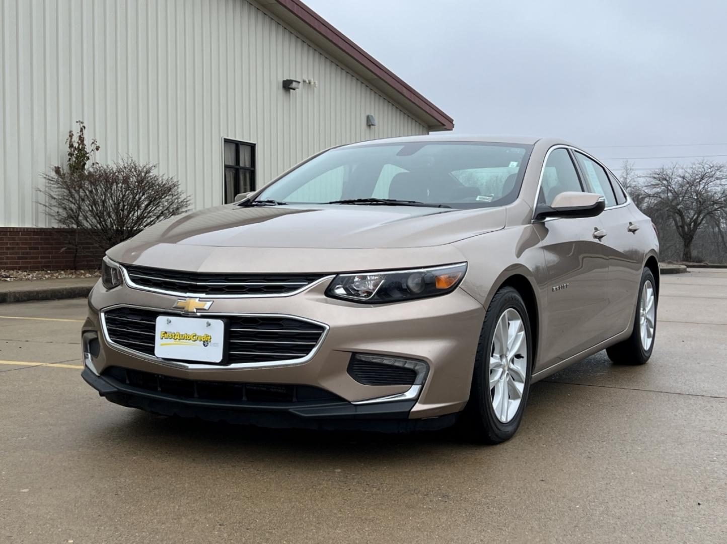 2018 TAN /Black Chevrolet Malibu LT (1G1ZD5ST6JF) with an 1.5L 4 Cyl. engine, Automatic transmission, located at 2990 Old Orchard Rd., Jackson, MO, 63755, 37.354214, -89.612106 - 2018 Chevrolet Malibu LT 96xxx miles Front Wheel Drive 1.5L 4 Cyl. Automatic Backup Camera Power Driver Seat Bluetooth Remote Start Cruise Power Windows/Locks/Mirrors We have financing available and we accept trades! Fill out a credit application on our website or come by today! If you h - Photo#5