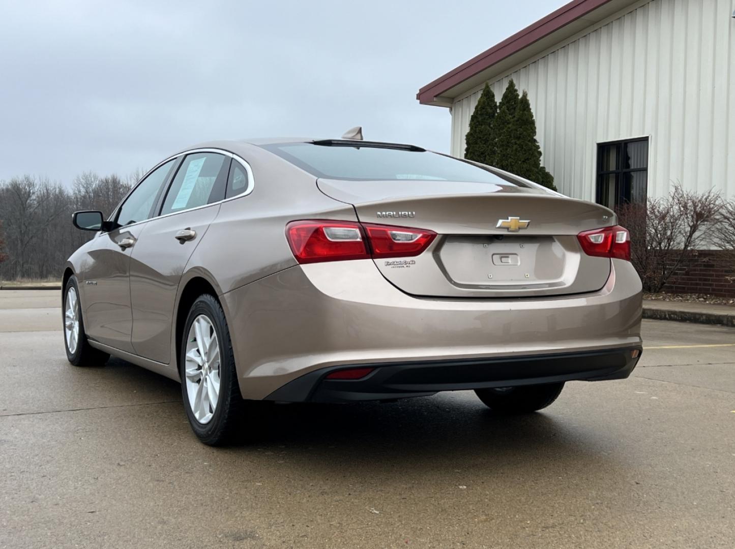 2018 TAN /Black Chevrolet Malibu LT (1G1ZD5ST6JF) with an 1.5L 4 Cyl. engine, Automatic transmission, located at 2990 Old Orchard Rd., Jackson, MO, 63755, 37.354214, -89.612106 - 2018 Chevrolet Malibu LT 96xxx miles Front Wheel Drive 1.5L 4 Cyl. Automatic Backup Camera Power Driver Seat Bluetooth Remote Start Cruise Power Windows/Locks/Mirrors We have financing available and we accept trades! Fill out a credit application on our website or come by today! If you h - Photo#9
