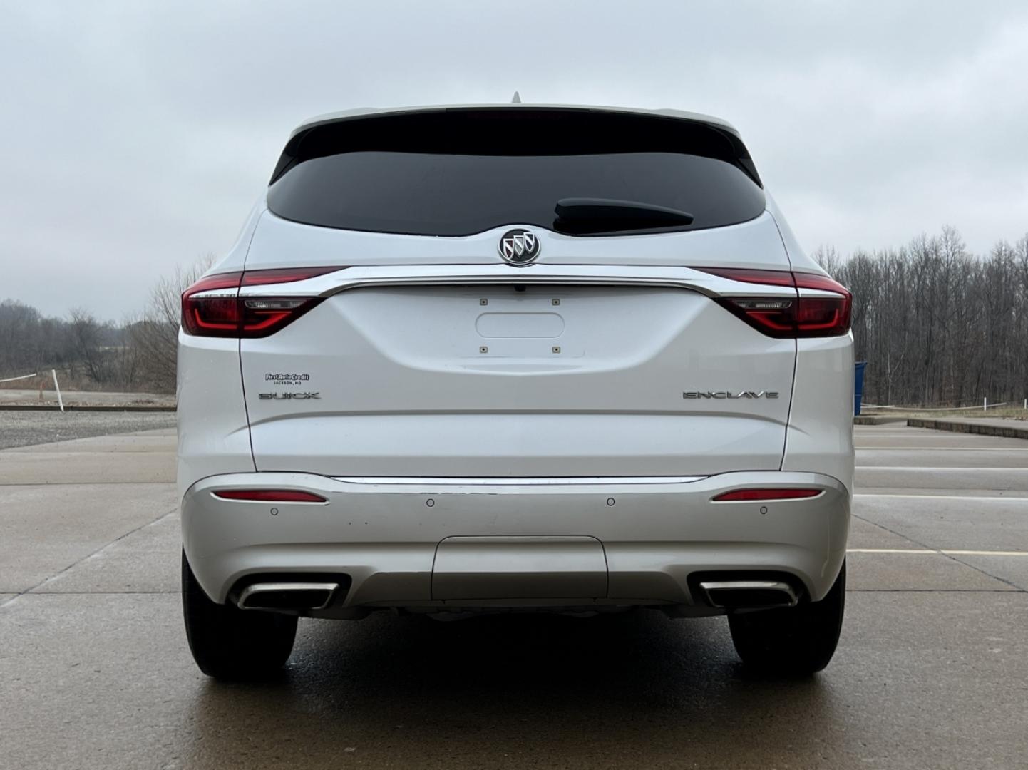 2018 WHITE /Tan Buick Enclave Essence FWD (5GAERBKW4JJ) with an 3.6L V6 engine, Automatic transmission, located at 2990 Old Orchard Rd., Jackson, MO, 63755, 37.354214, -89.612106 - 2018 Buick Enclave Essence 1-Owner 87xxx miles Front Wheel Drive 3.6L V6 Automatic Leather 3rd Row Navigation Power/Heated Seats Backup Camera Sunroof Bluetooth Remote Start Cruise Power Windows/Locks/Mirrors We have financing available and we accept trades! Fill out a credit applica - Photo#13