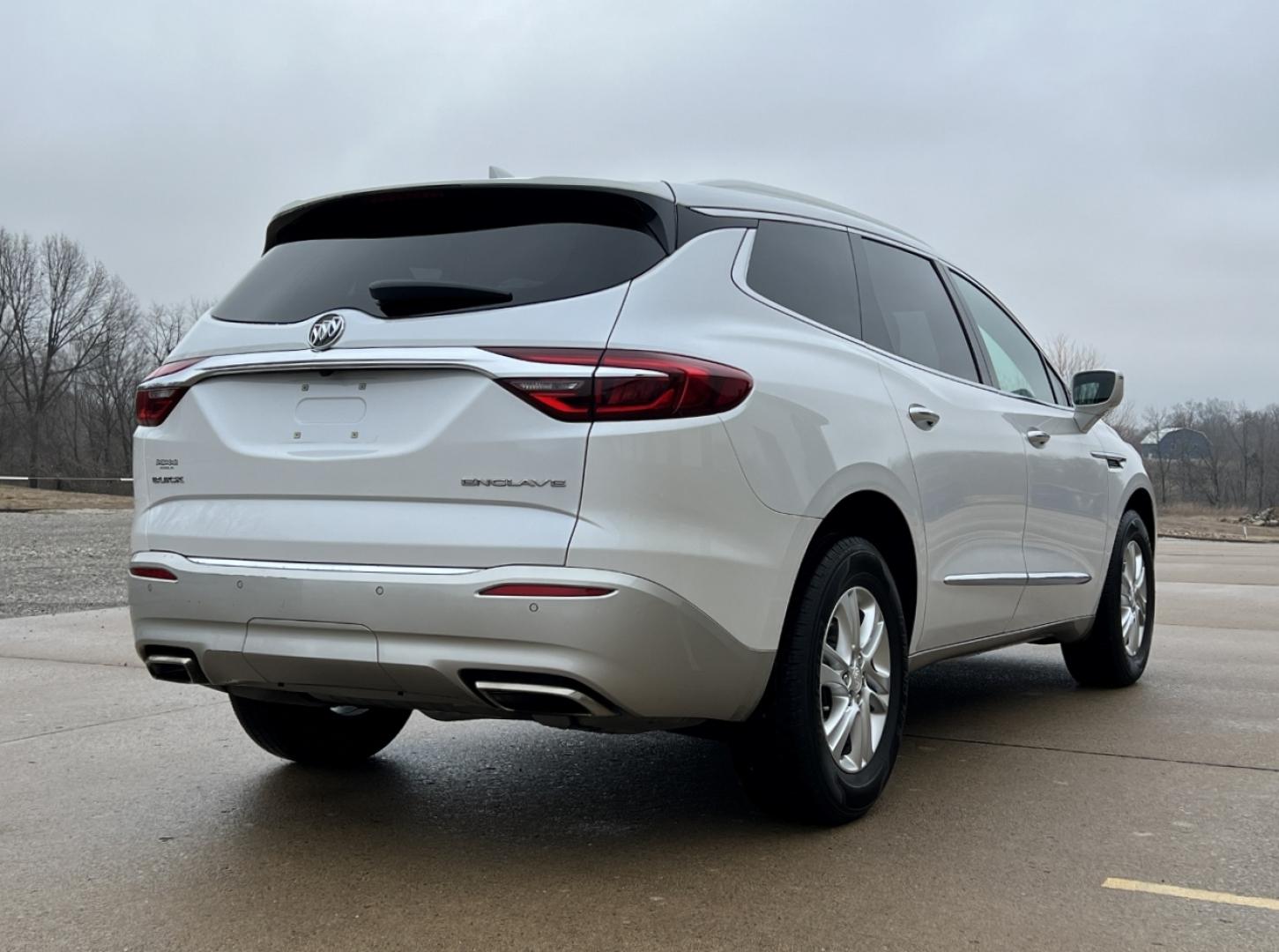 2018 WHITE /Tan Buick Enclave Essence FWD (5GAERBKW4JJ) with an 3.6L V6 engine, Automatic transmission, located at 2990 Old Orchard Rd., Jackson, MO, 63755, 37.354214, -89.612106 - 2018 Buick Enclave Essence 1-Owner 87xxx miles Front Wheel Drive 3.6L V6 Automatic Leather 3rd Row Navigation Power/Heated Seats Backup Camera Sunroof Bluetooth Remote Start Cruise Power Windows/Locks/Mirrors We have financing available and we accept trades! Fill out a credit applica - Photo#11