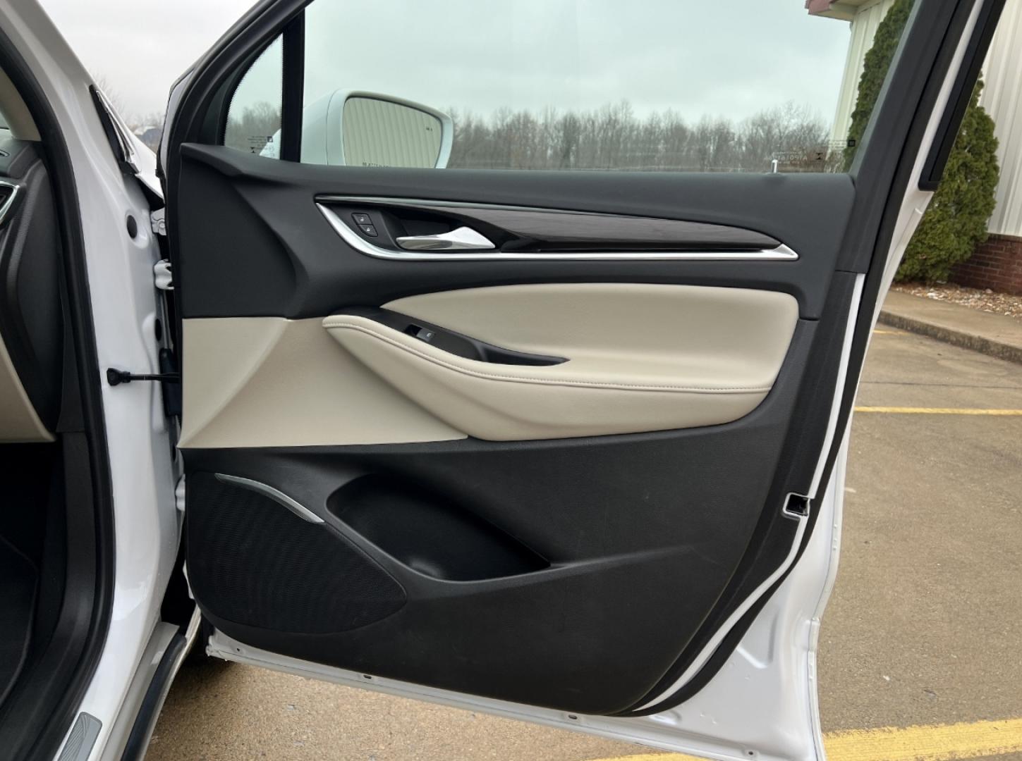 2018 WHITE /Tan Buick Enclave Essence FWD (5GAERBKW4JJ) with an 3.6L V6 engine, Automatic transmission, located at 2990 Old Orchard Rd., Jackson, MO, 63755, 37.354214, -89.612106 - 2018 Buick Enclave Essence 1-Owner 87xxx miles Front Wheel Drive 3.6L V6 Automatic Leather 3rd Row Navigation Power/Heated Seats Backup Camera Sunroof Bluetooth Remote Start Cruise Power Windows/Locks/Mirrors We have financing available and we accept trades! Fill out a credit applica - Photo#17