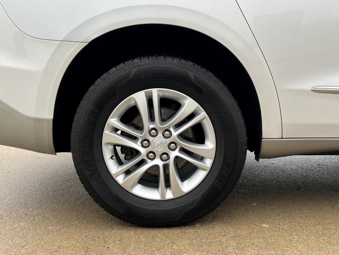 2018 WHITE /Tan Buick Enclave Essence FWD (5GAERBKW4JJ) with an 3.6L V6 engine, Automatic transmission, located at 2990 Old Orchard Rd., Jackson, MO, 63755, 37.354214, -89.612106 - 2018 Buick Enclave Essence 1-Owner 87xxx miles Front Wheel Drive 3.6L V6 Automatic Leather 3rd Row Navigation Power/Heated Seats Backup Camera Sunroof Bluetooth Remote Start Cruise Power Windows/Locks/Mirrors We have financing available and we accept trades! Fill out a credit applica - Photo#42