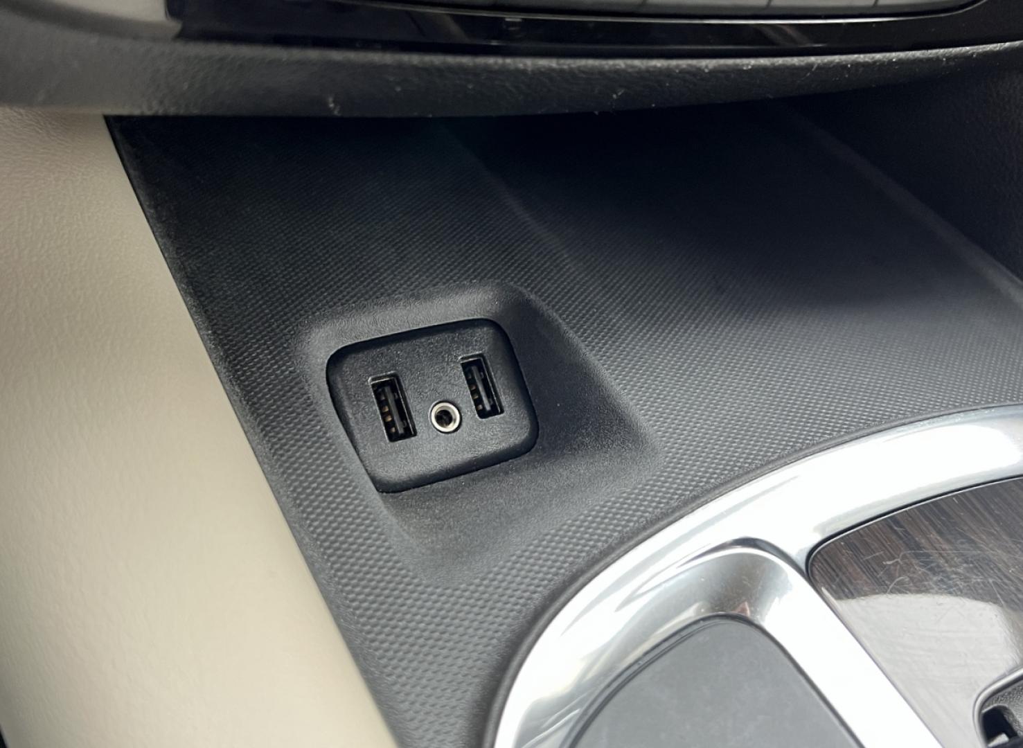 2018 WHITE /Tan Buick Enclave Essence FWD (5GAERBKW4JJ) with an 3.6L V6 engine, Automatic transmission, located at 2990 Old Orchard Rd., Jackson, MO, 63755, 37.354214, -89.612106 - 2018 Buick Enclave Essence 1-Owner 87xxx miles Front Wheel Drive 3.6L V6 Automatic Leather 3rd Row Navigation Power/Heated Seats Backup Camera Sunroof Bluetooth Remote Start Cruise Power Windows/Locks/Mirrors We have financing available and we accept trades! Fill out a credit applica - Photo#30